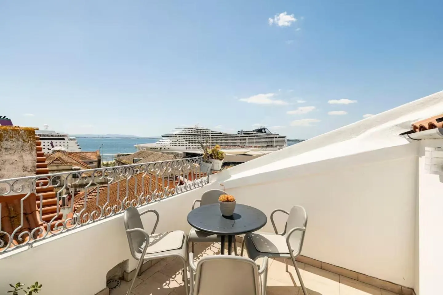 Rooftop in Alfama - Little Triplex