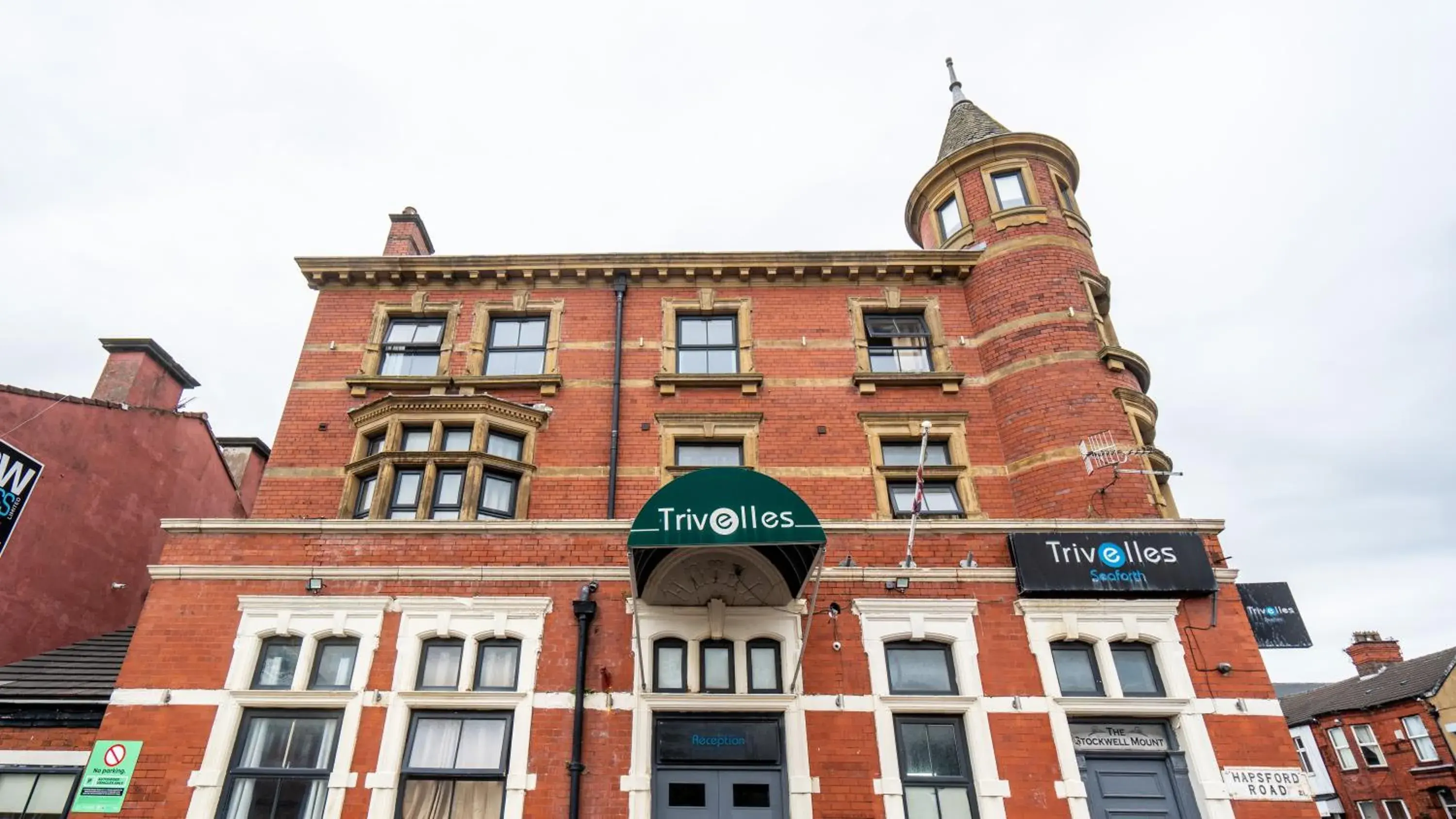 Property building in Trivelles Seaforth Property building in Trivelles Seaforth