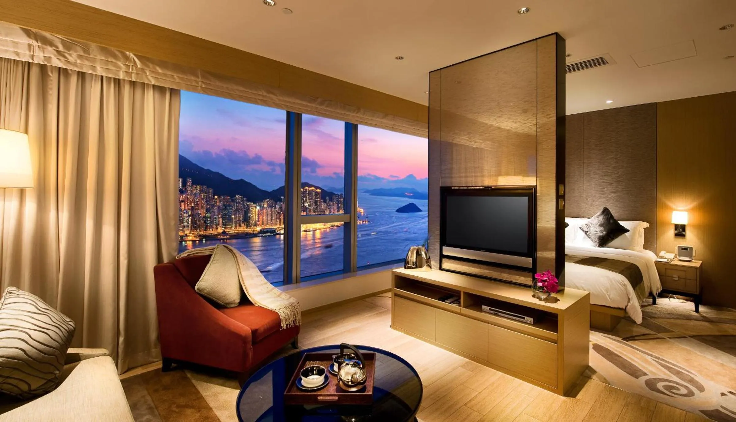 TV and multimedia in The HarbourView Place @ the ICC megalopolis