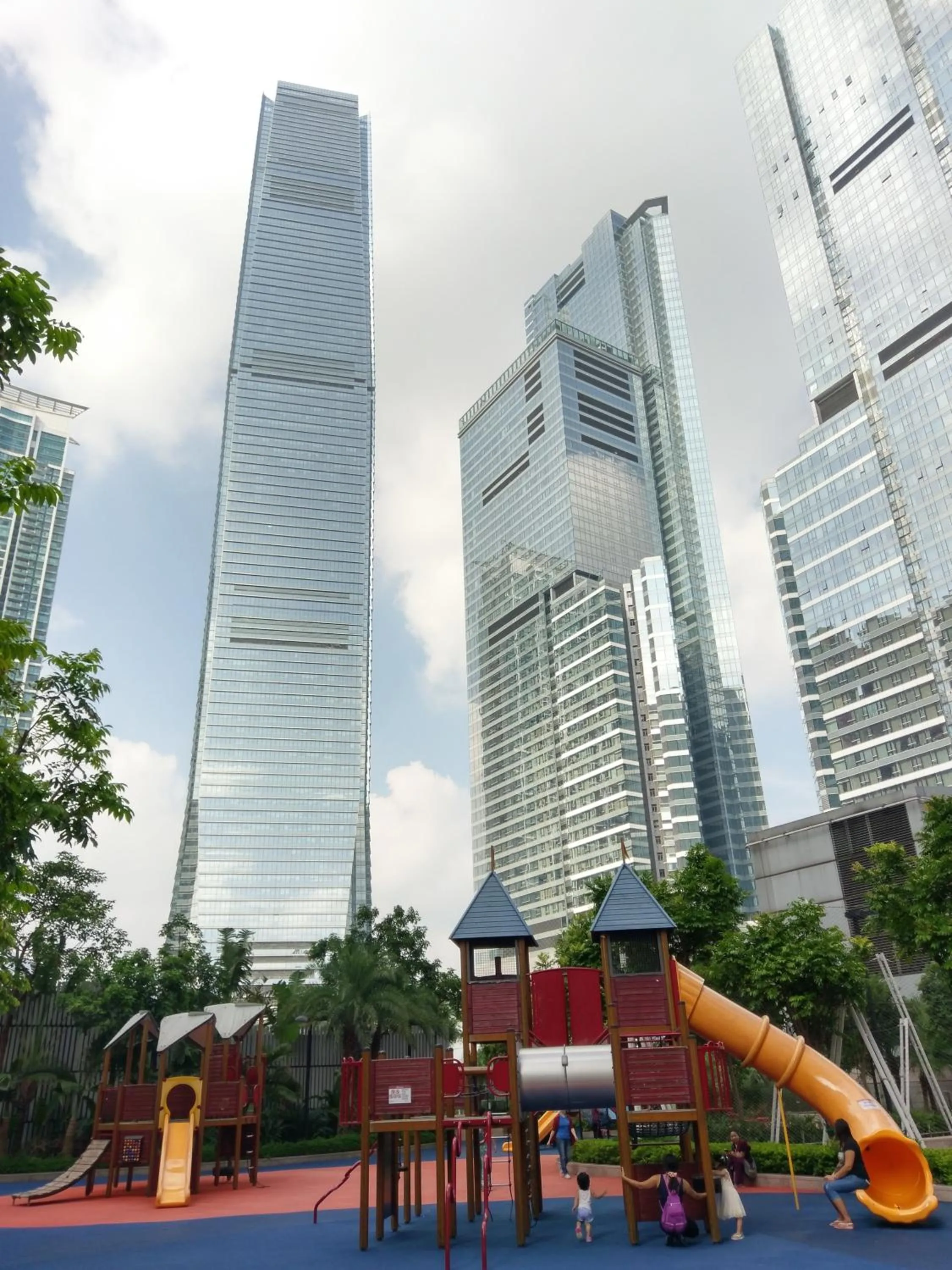 Area and facilities in The HarbourView Place @ the ICC megalopolis