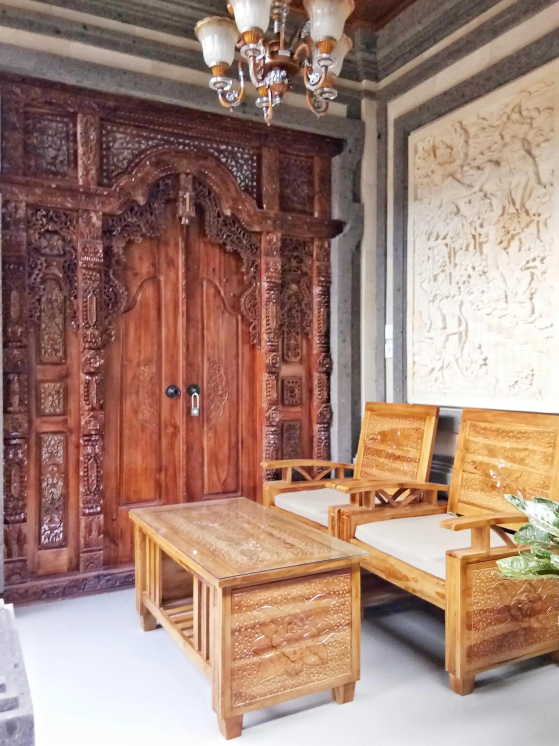 Facade/entrance in Umah Anila Facade/entrance in Umah Anila