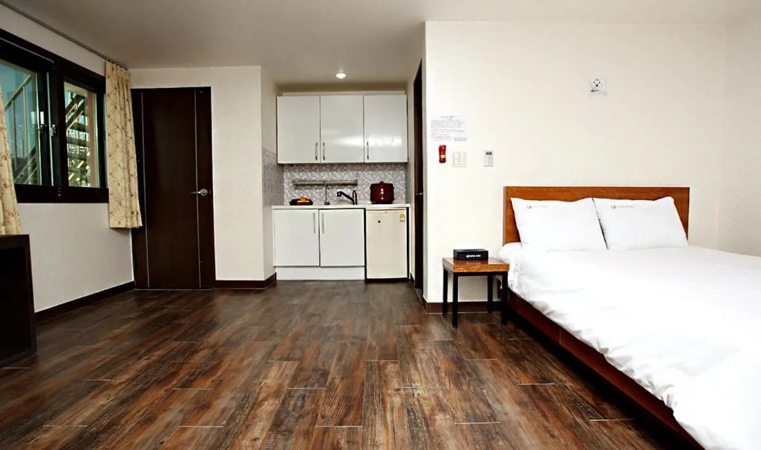 Decorative detail, Bed in Hotel Mallipo