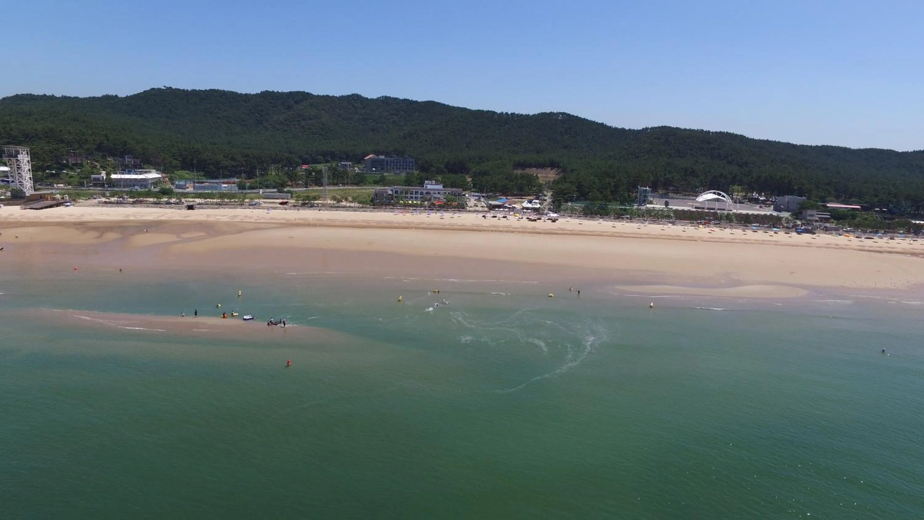 Property building in Hotel Mallipo