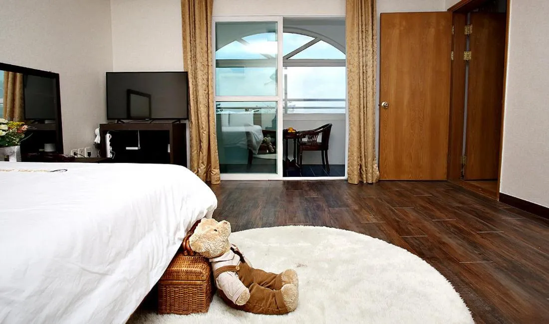 Decorative detail, Bed in Hotel Mallipo