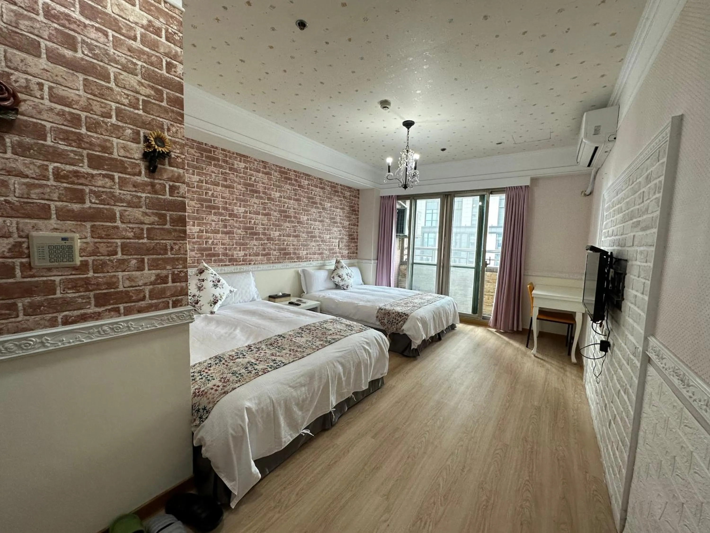 Bed in CT Theme Suite