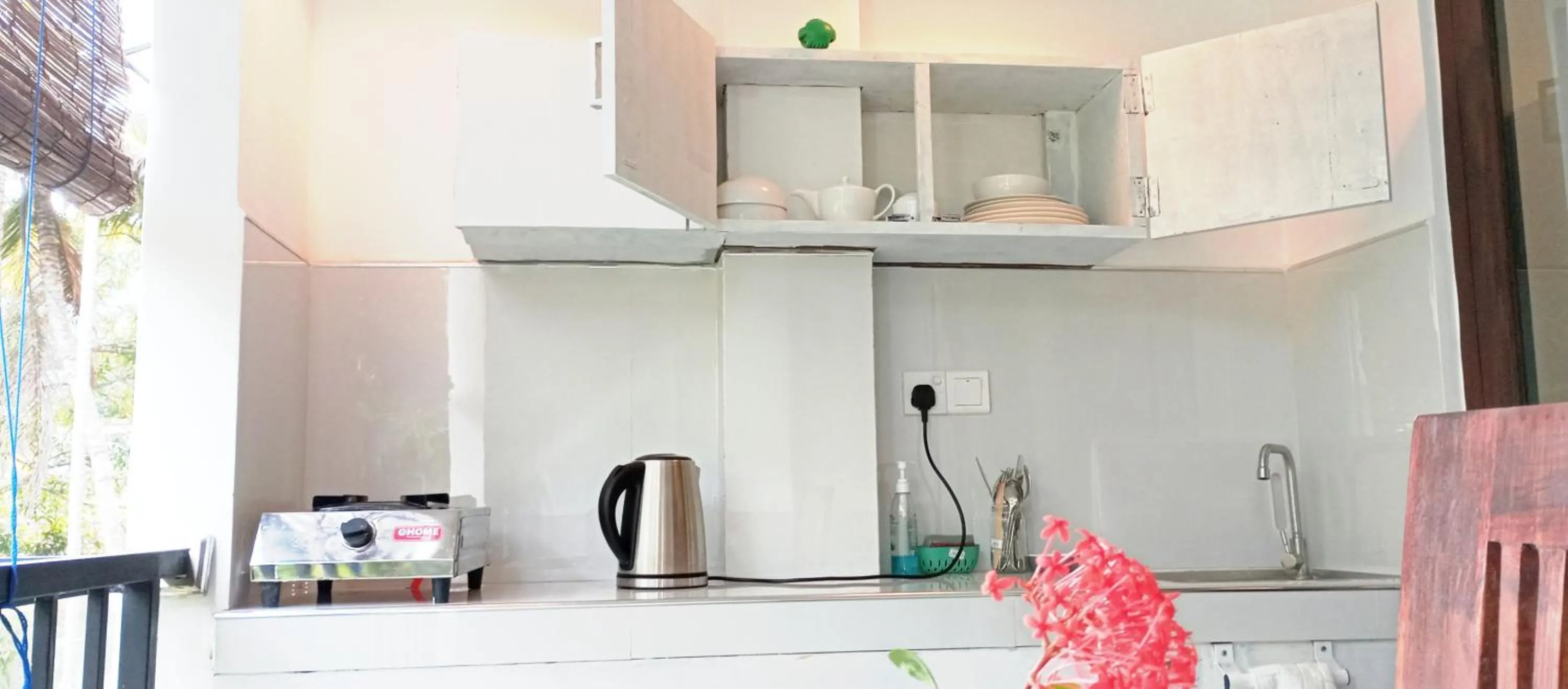 Coffee/tea facilities in MN House