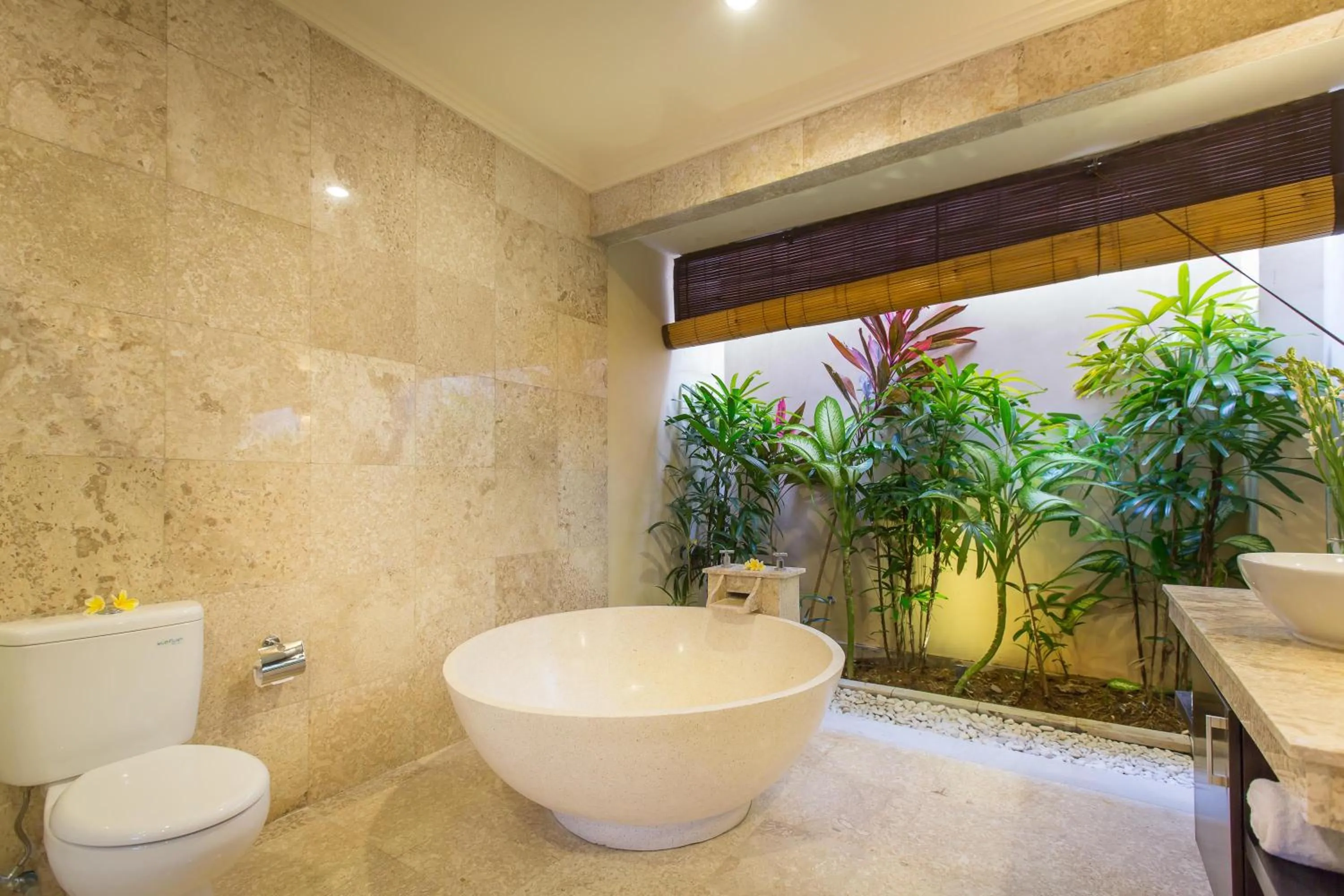 Toilet in The Reika Villas by Nagisa Bali