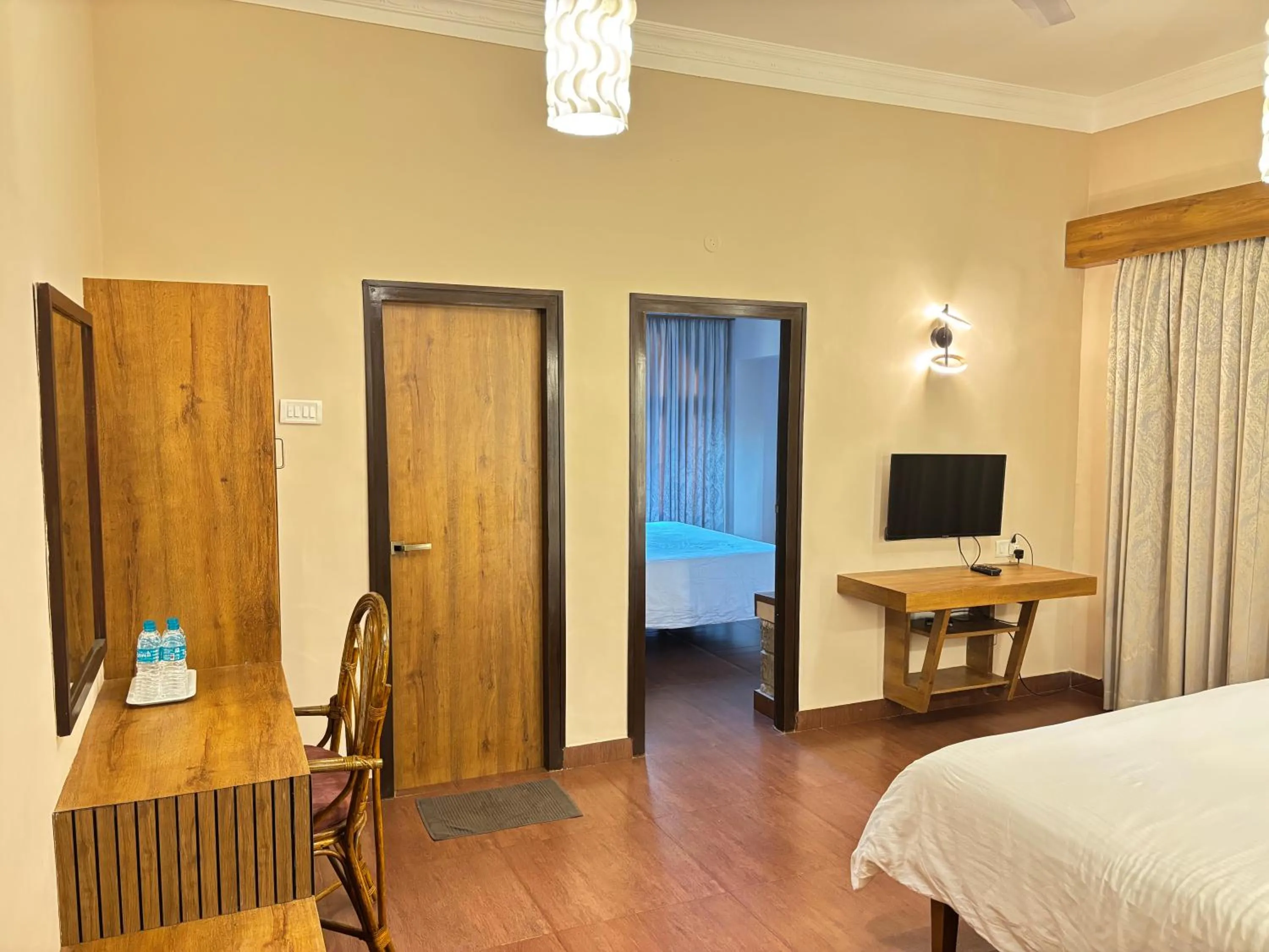 Bed in Zeenath Taj Gardens