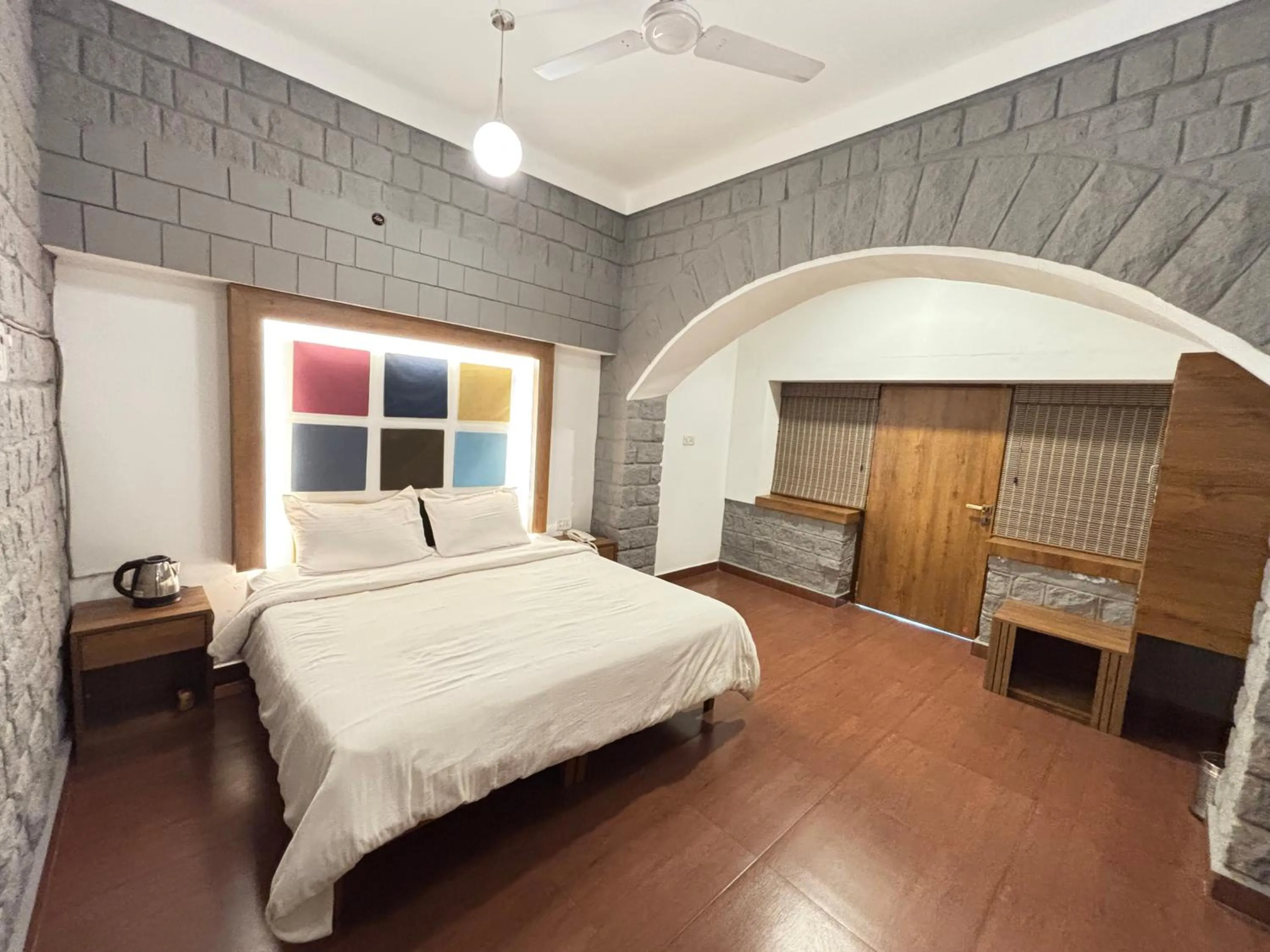 Bed in Zeenath Taj Gardens