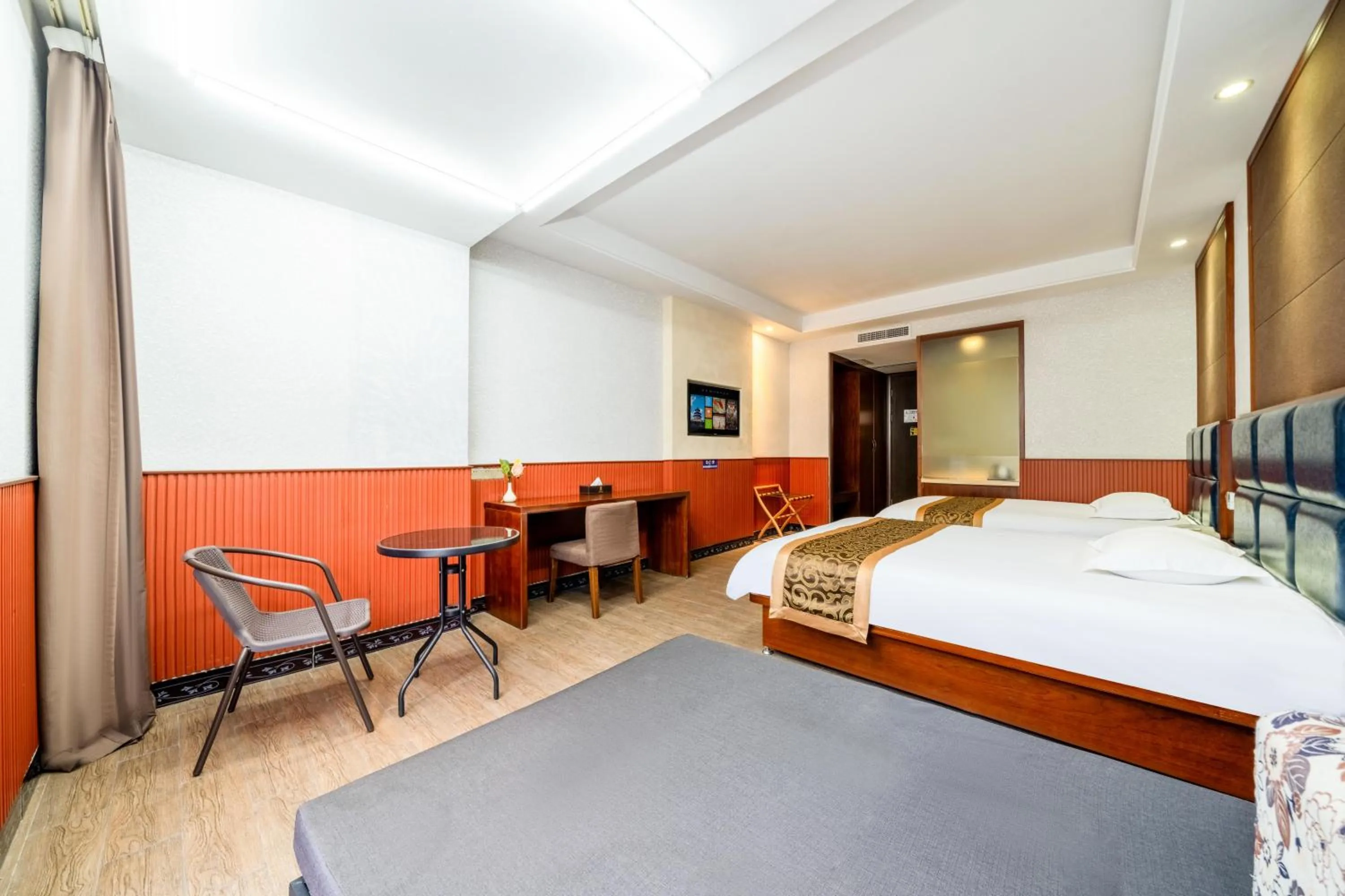 Living room, Bed in Bo Ai International Hotel Shanghai Pudong Airport Branch-Provide shuttle services to Pudong Airport and Disneyland