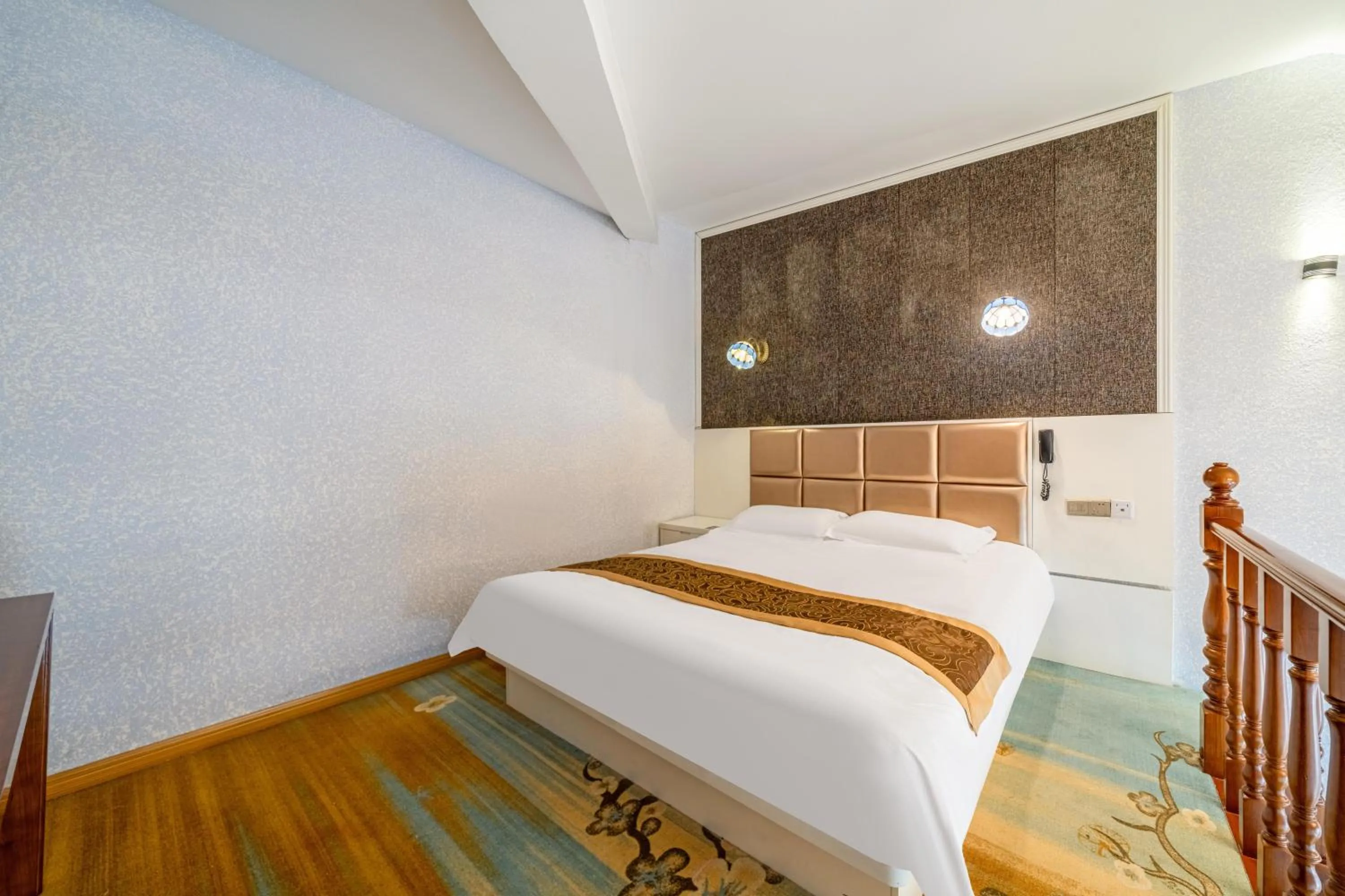 Bed in Bo Ai International Hotel Shanghai Pudong Airport Branch-Provide shuttle services to Pudong Airport and Disneyland