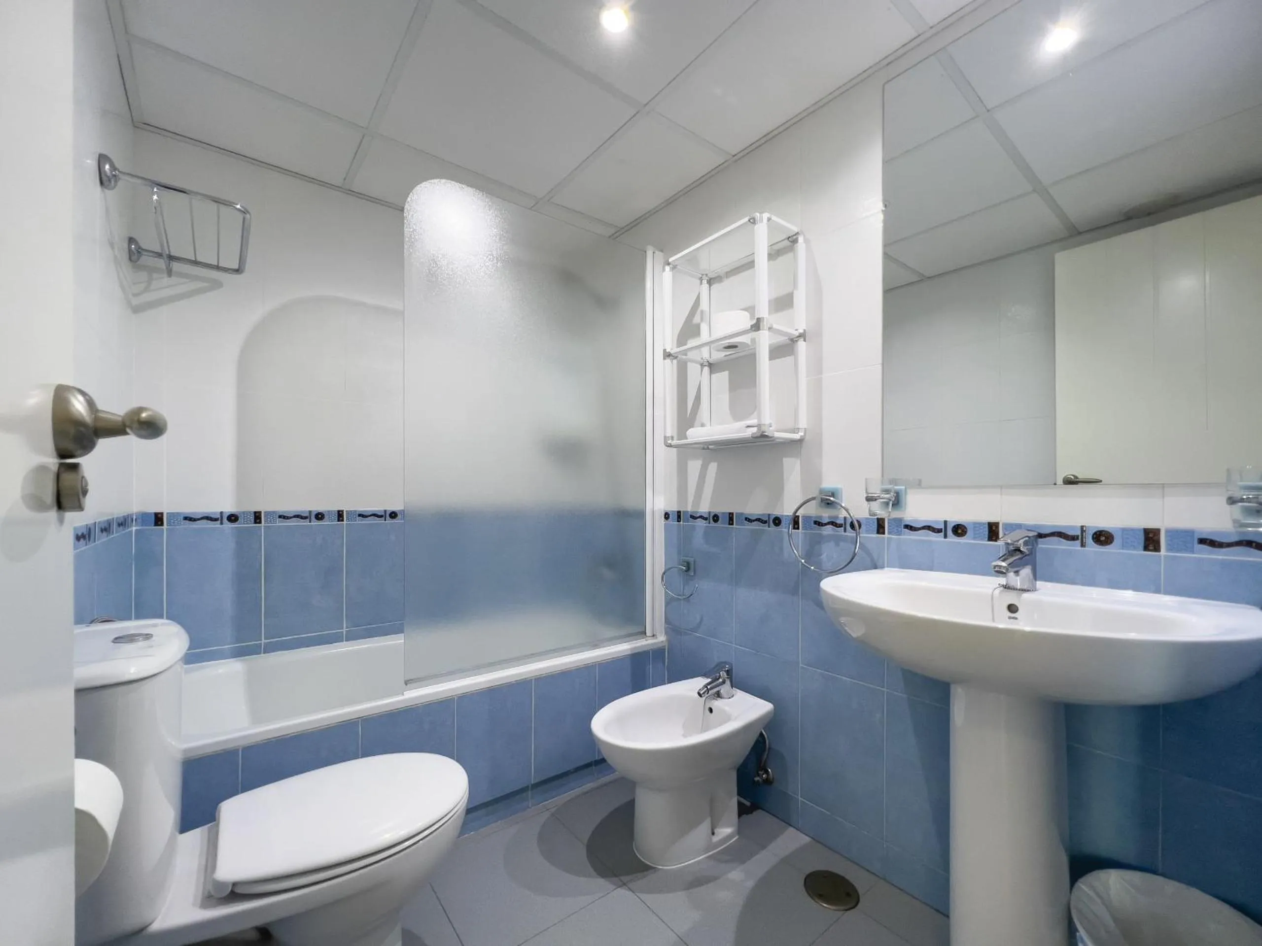 Bathroom in Apartamentos Hipocampos Calpe Rent Apart