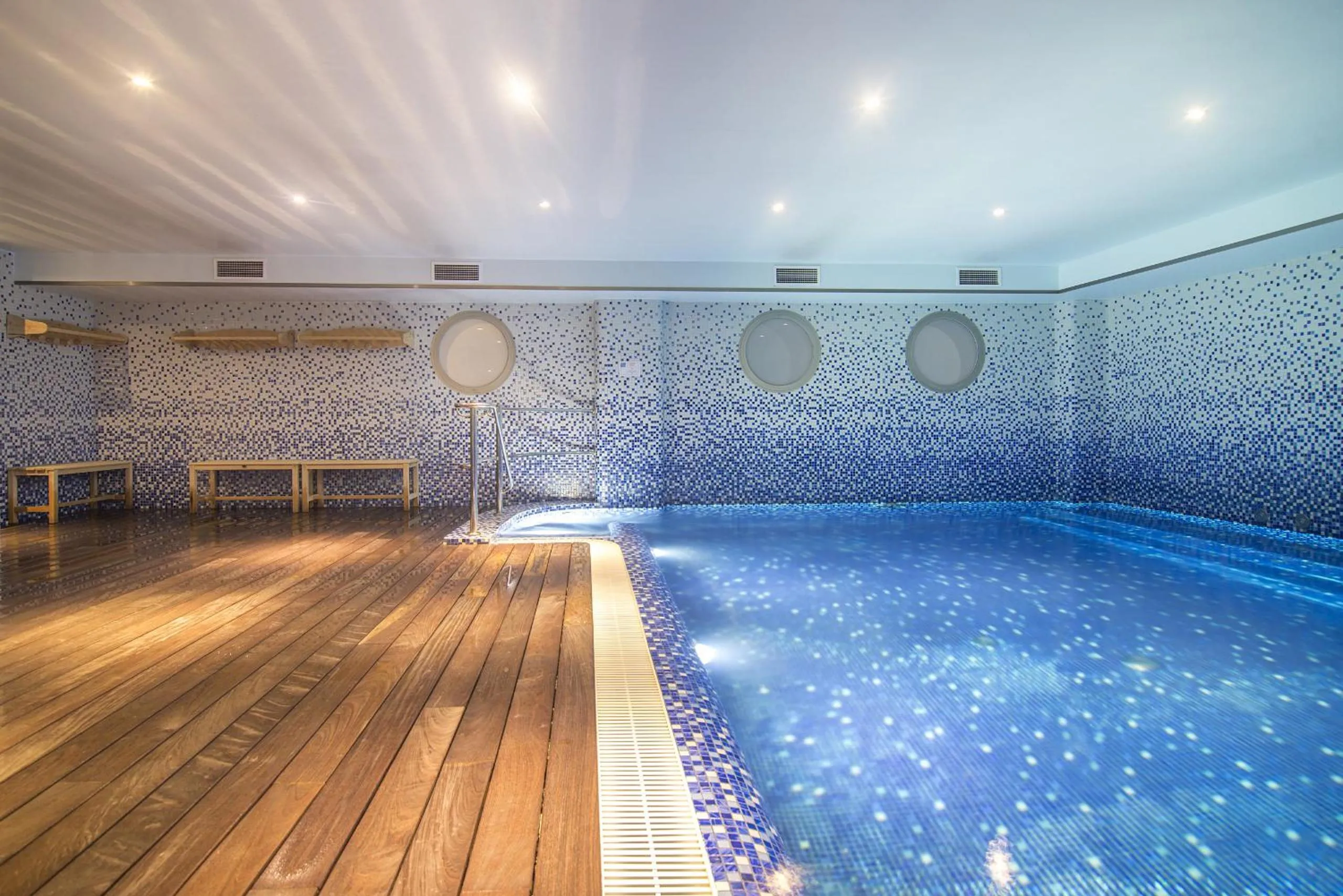 Swimming pool in Apartamentos Hipocampos Calpe Rent Apart
