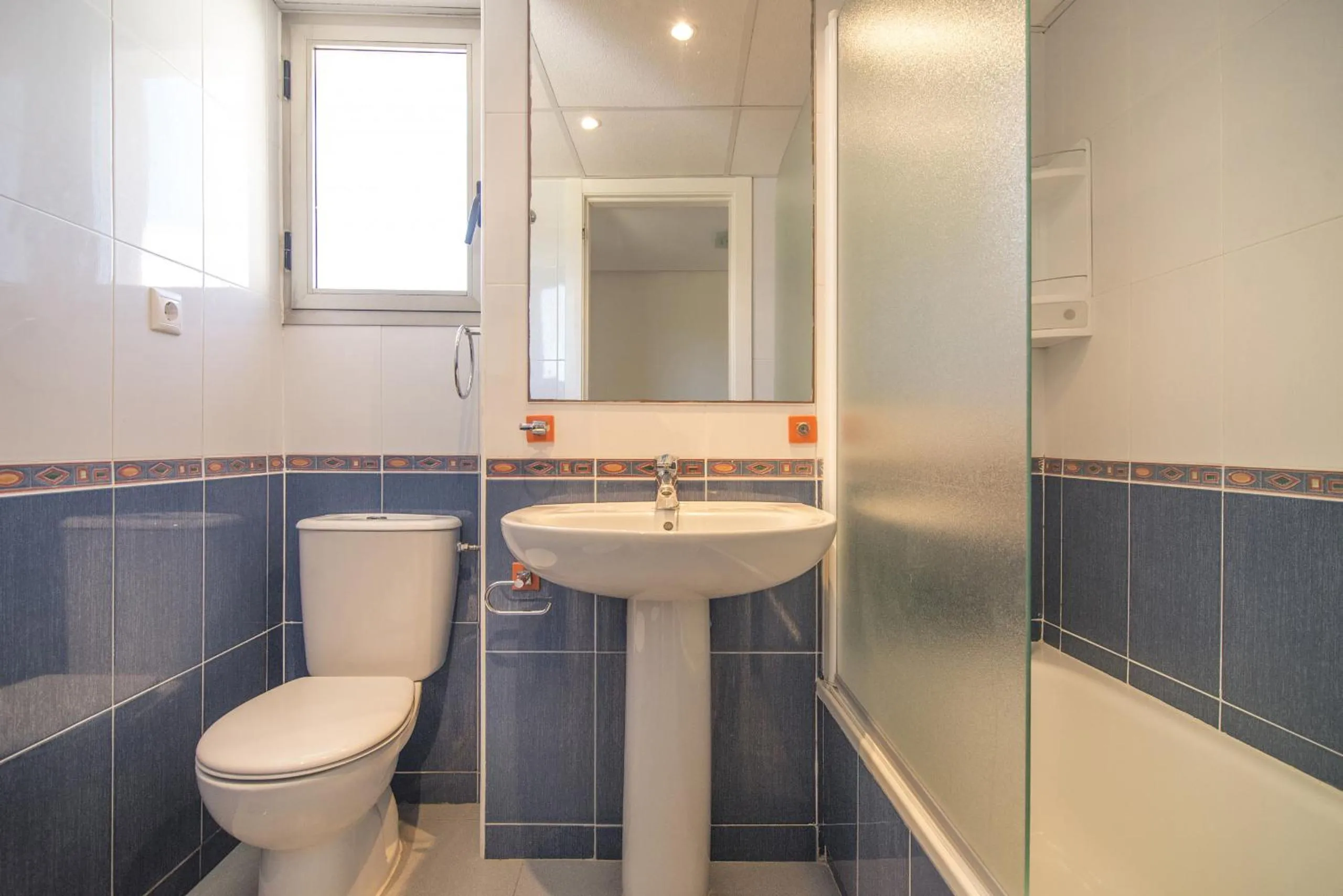 Bathroom in Apartamentos Hipocampos Calpe Rent Apart