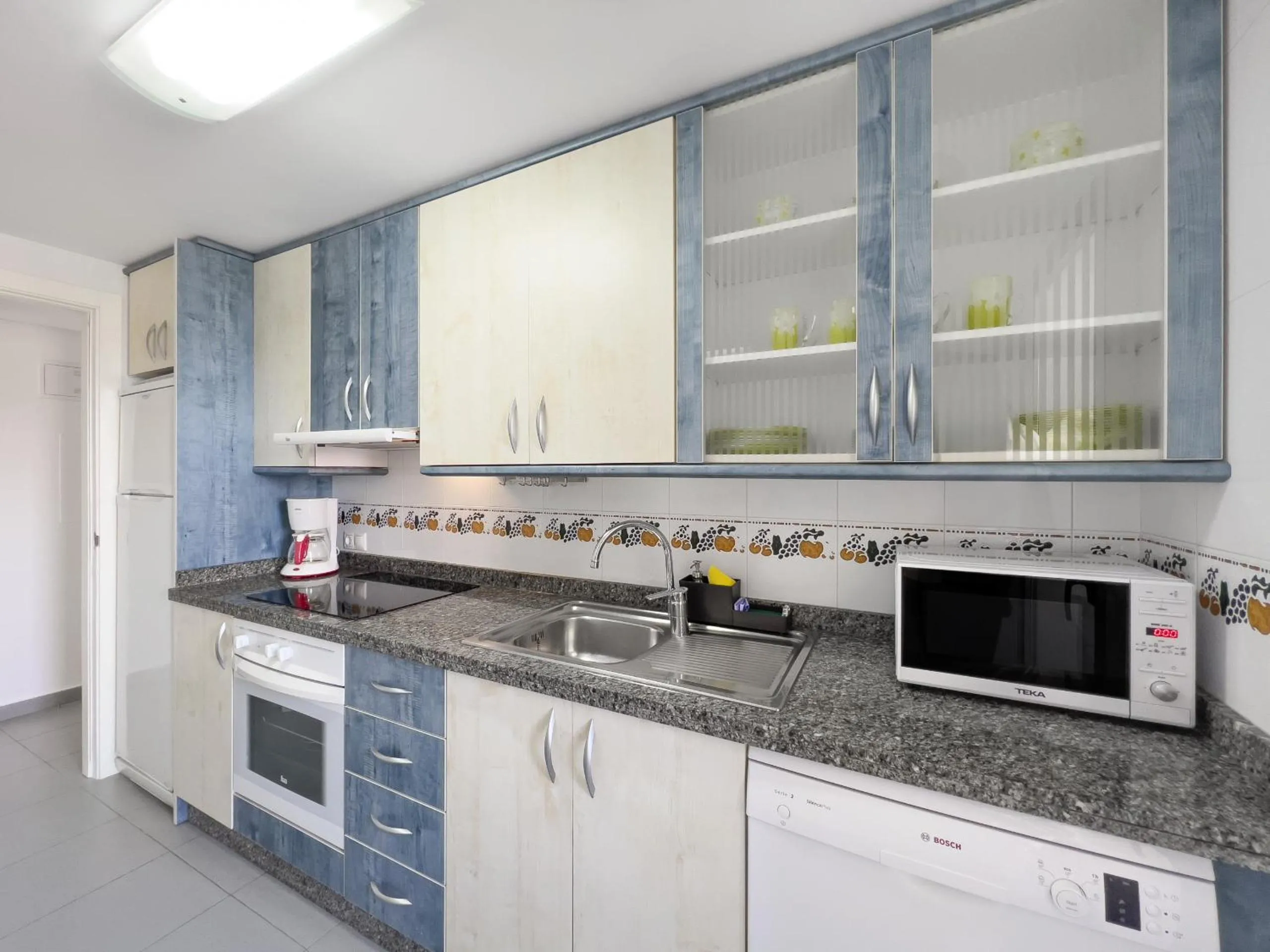 Kitchen or kitchenette in Apartamentos Hipocampos Calpe Rent Apart