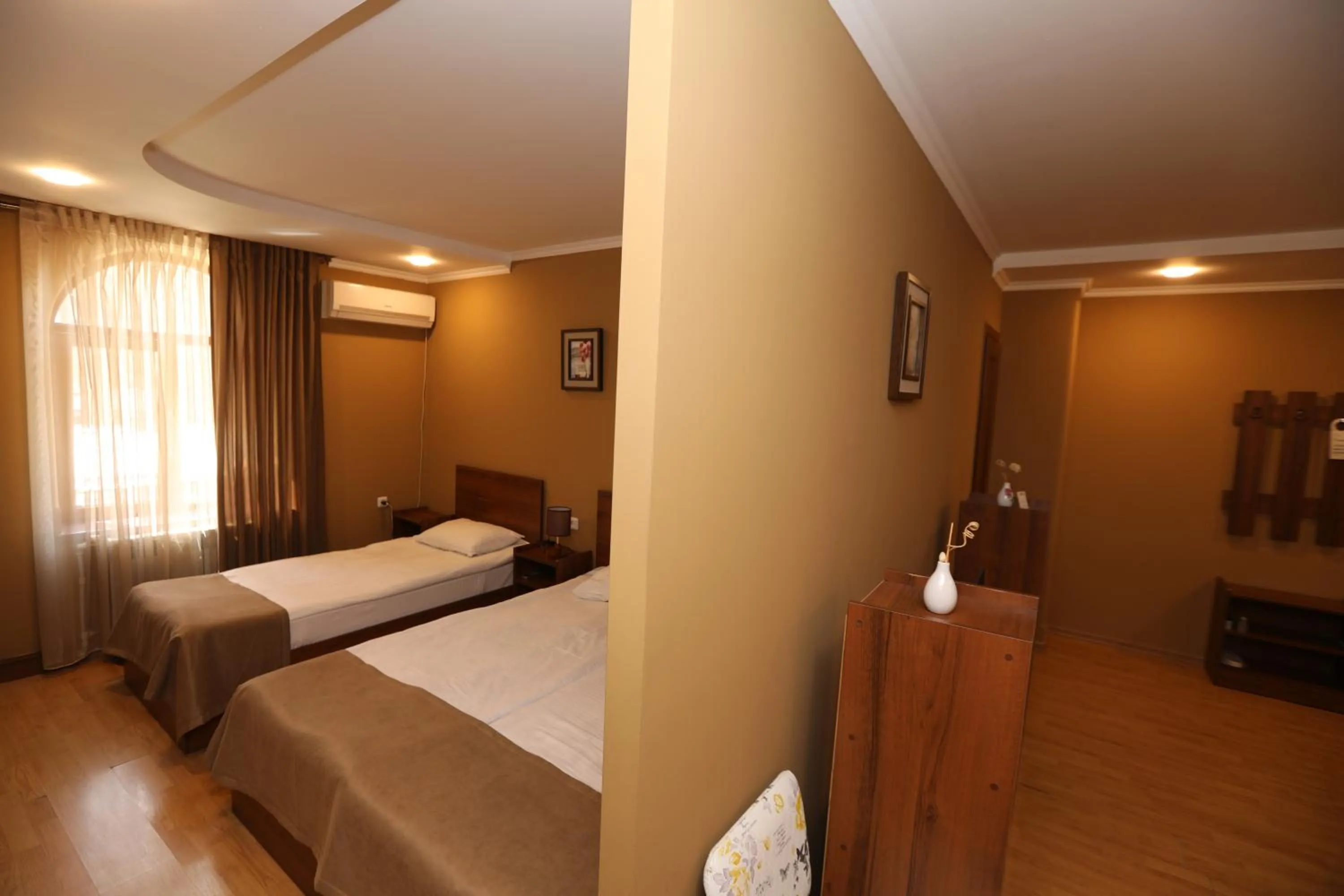 Photo of the whole room, Bed in Popock Baghramyan