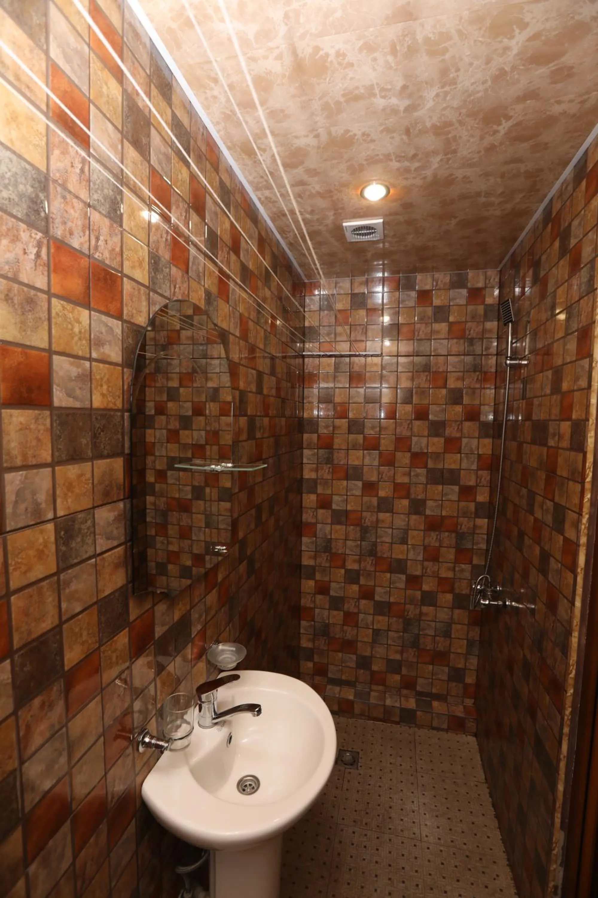 Shower in Popock Baghramyan