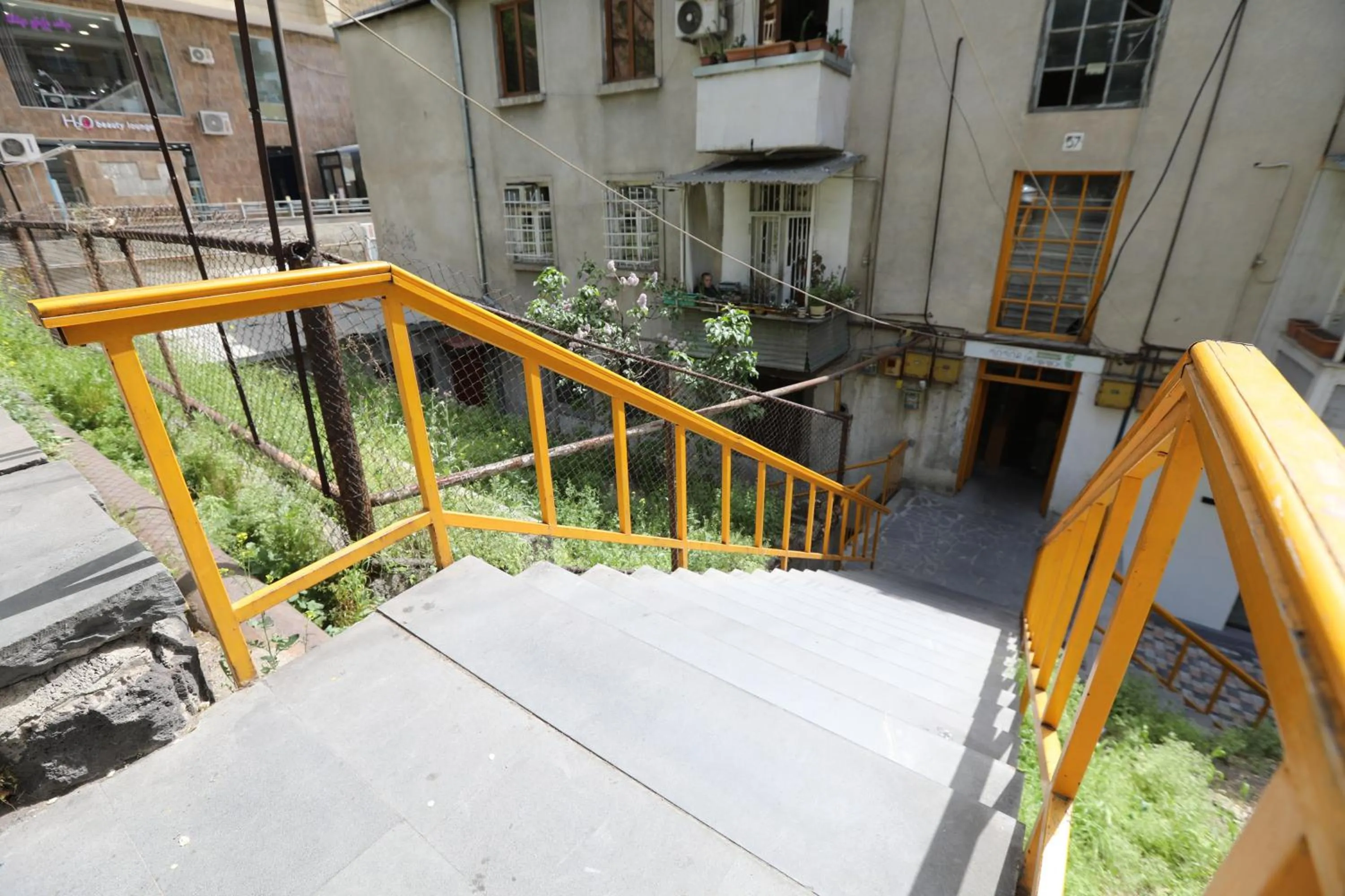 Property building in Popock Baghramyan