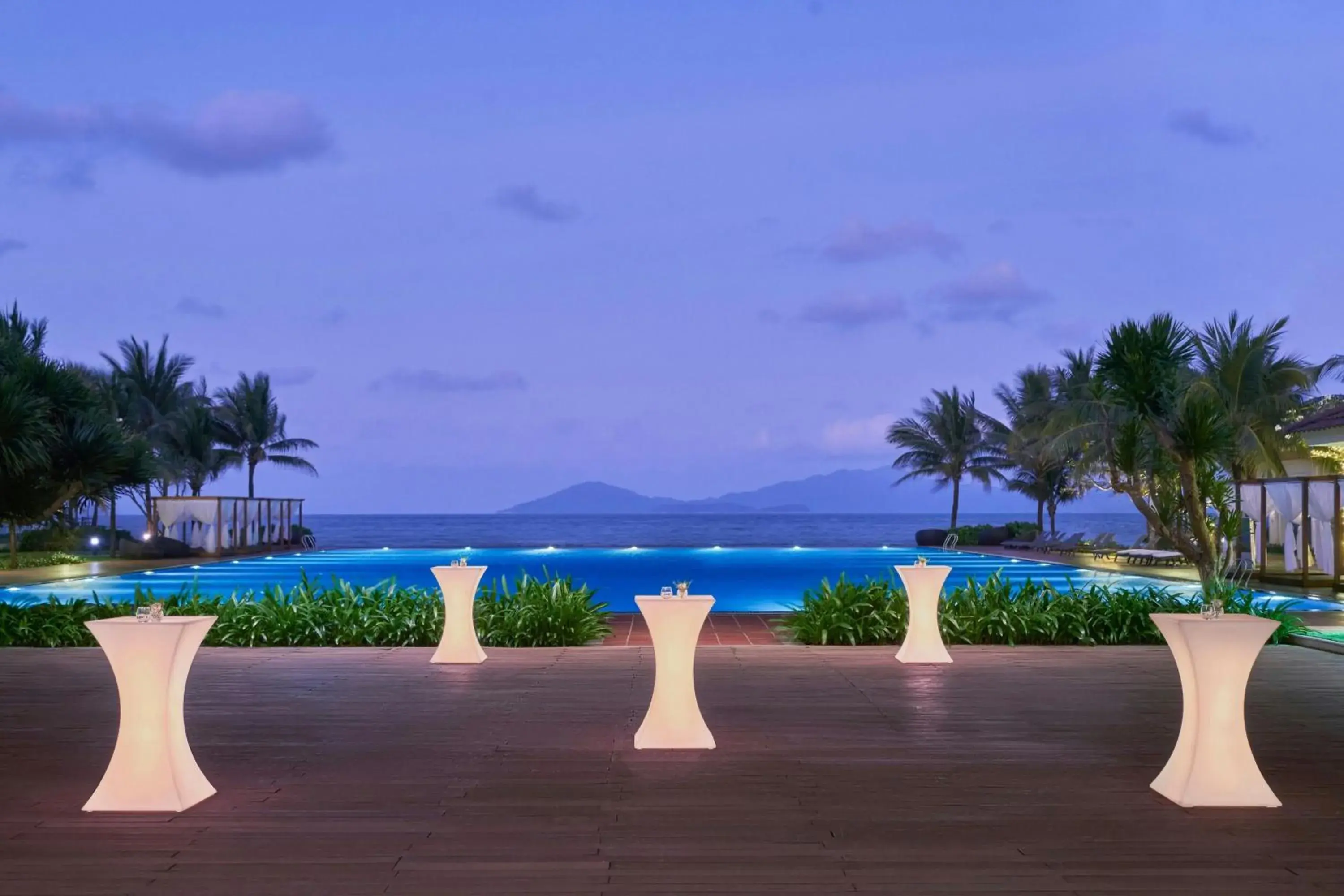 Swimming pool in Vinpearl Resort & Spa Hoi An Swimming pool in Vinpearl Resort & Spa Hoi An