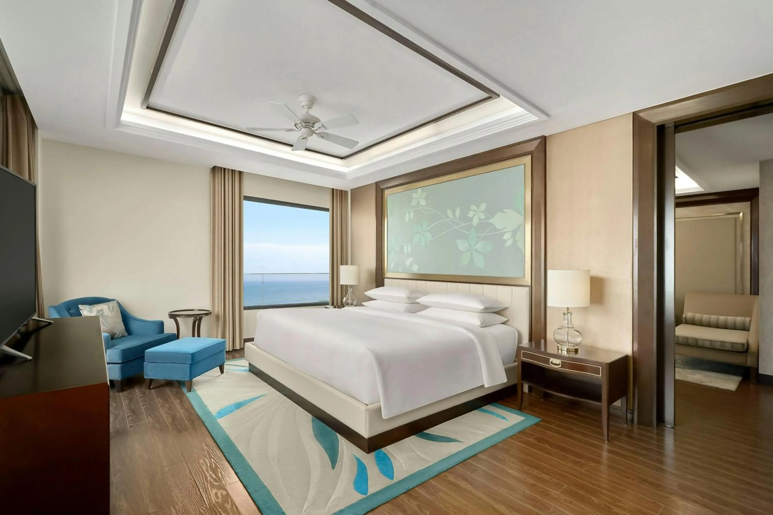 Bedroom, Bed in Renaissance Danang Hoi An Resort & Spa