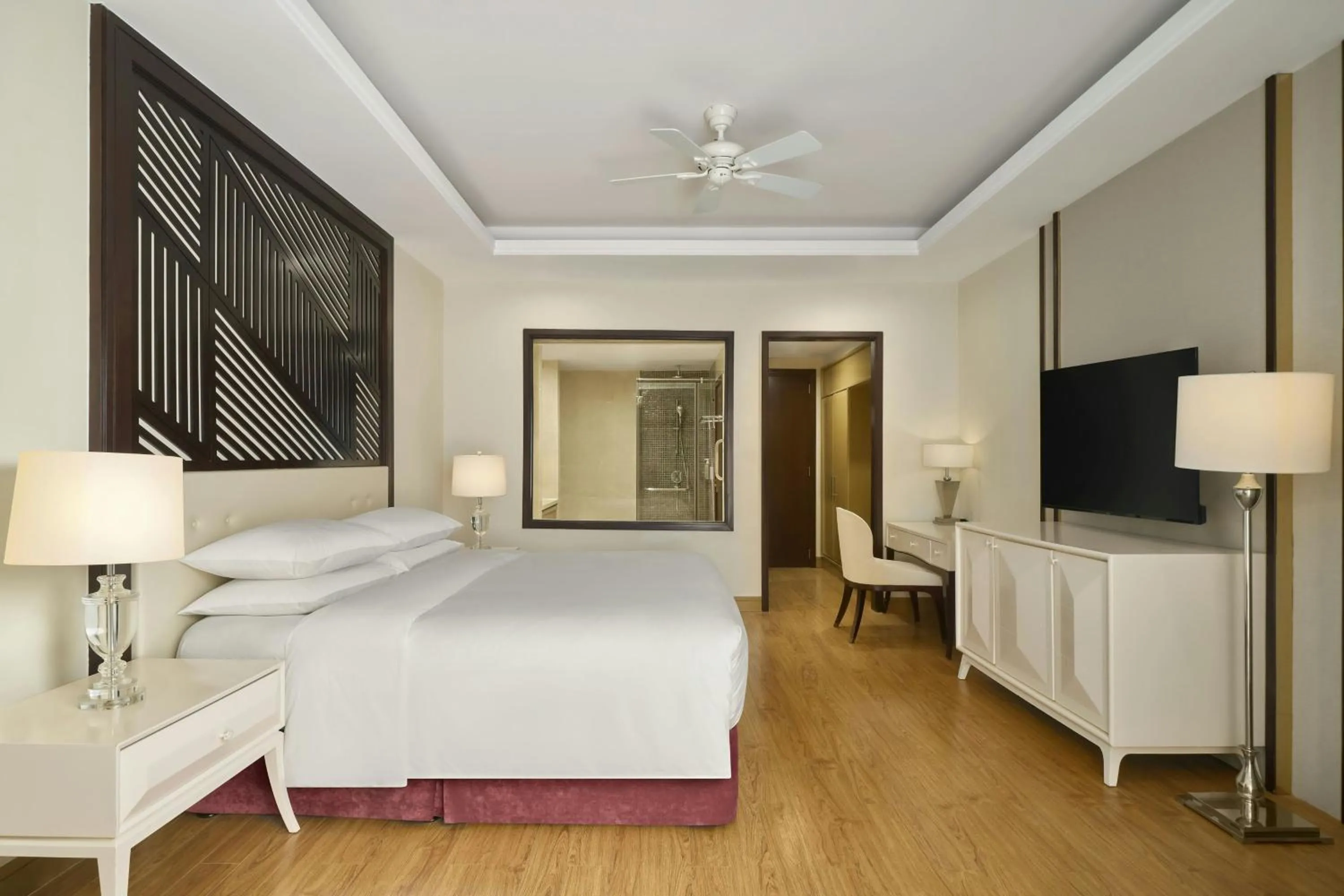 Photo of the whole room, Bed in Renaissance Danang Hoi An Resort & Spa
