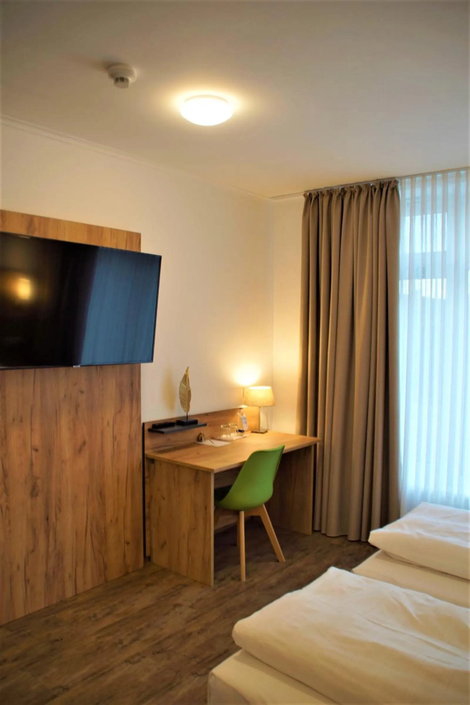 TV and multimedia, Bed in Maiers Hotel Parsberg