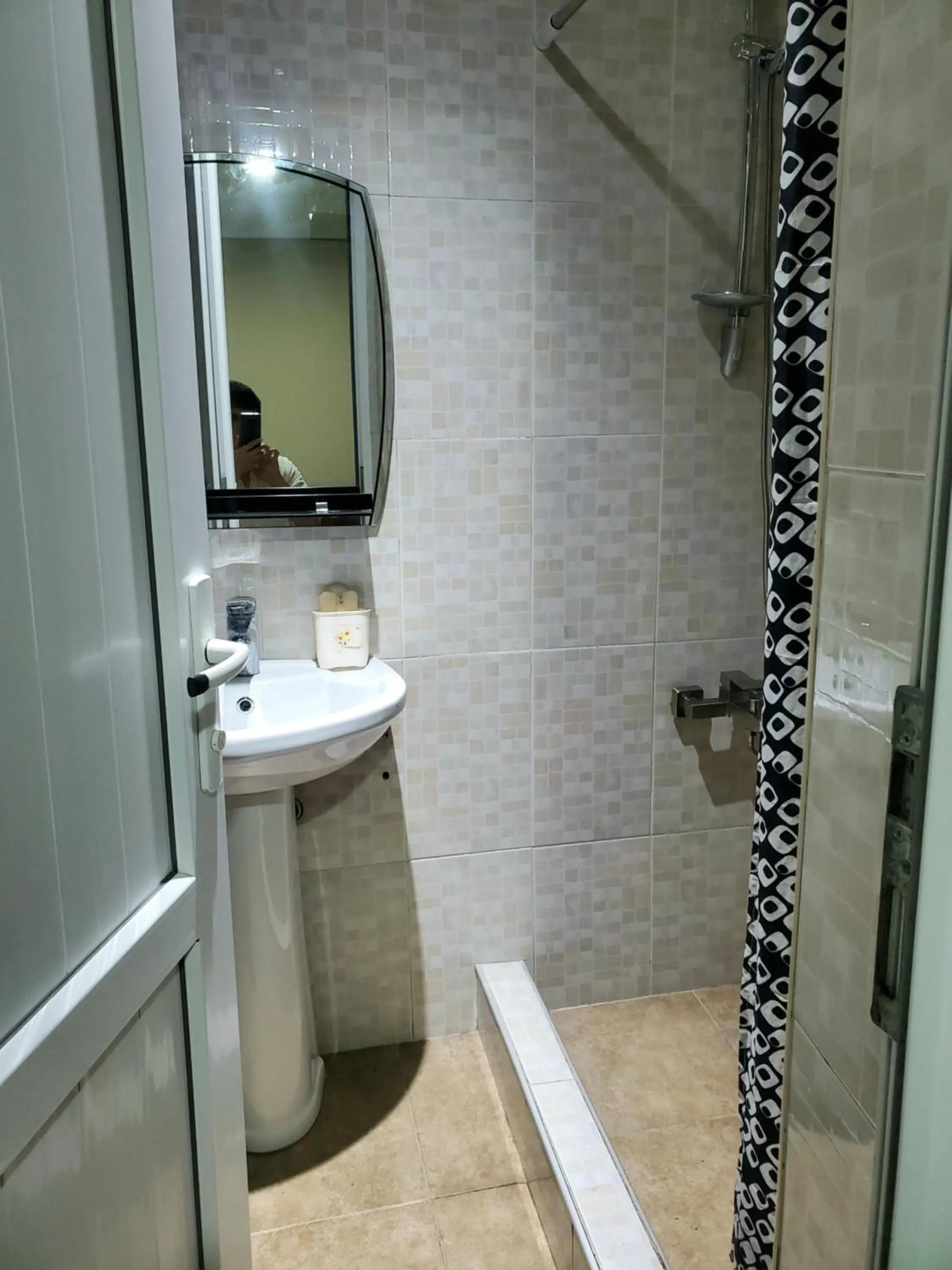 Shower in Guest house Agmashenebeli 229