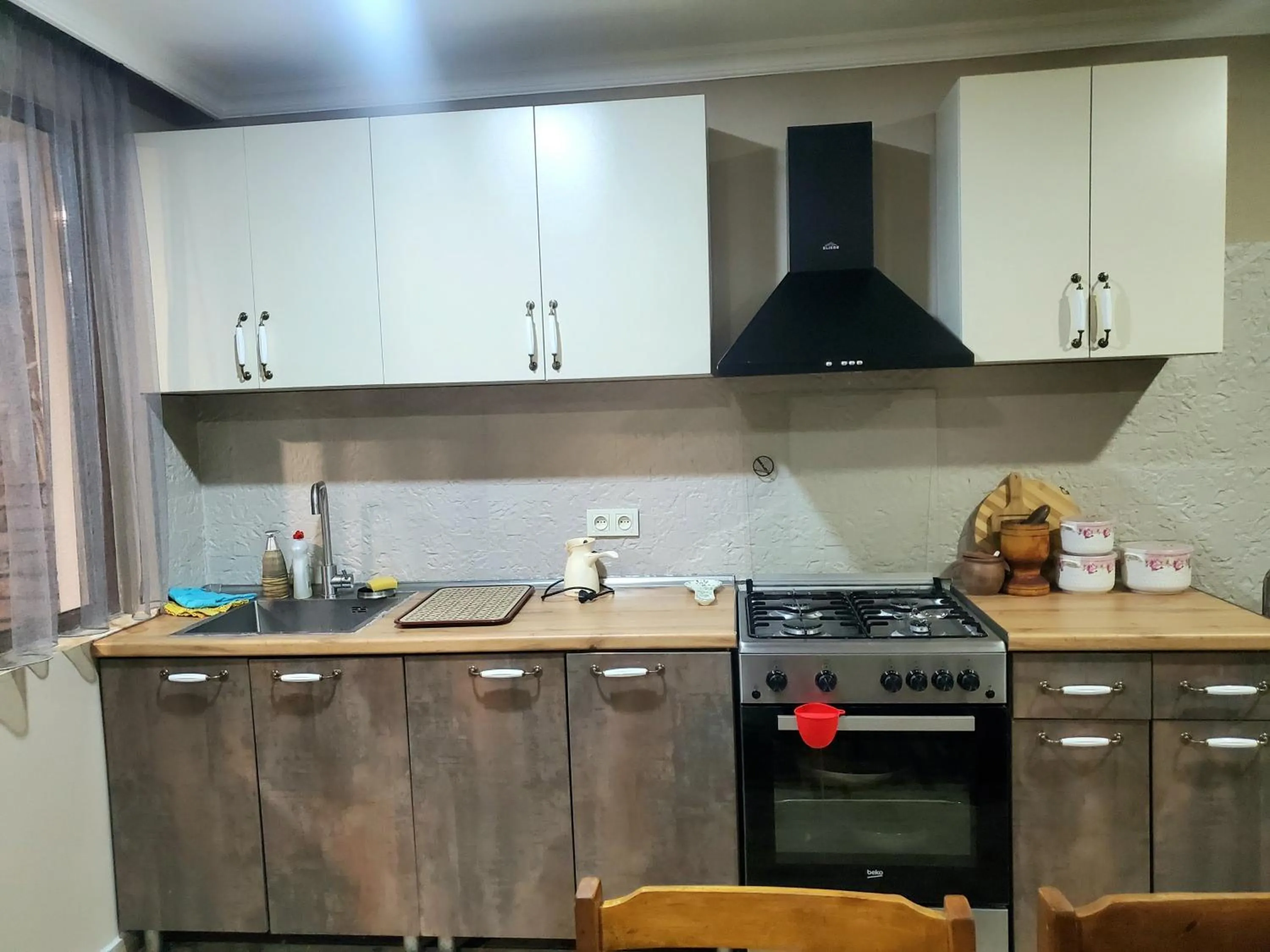 Kitchen or kitchenette in Guest house Agmashenebeli 229