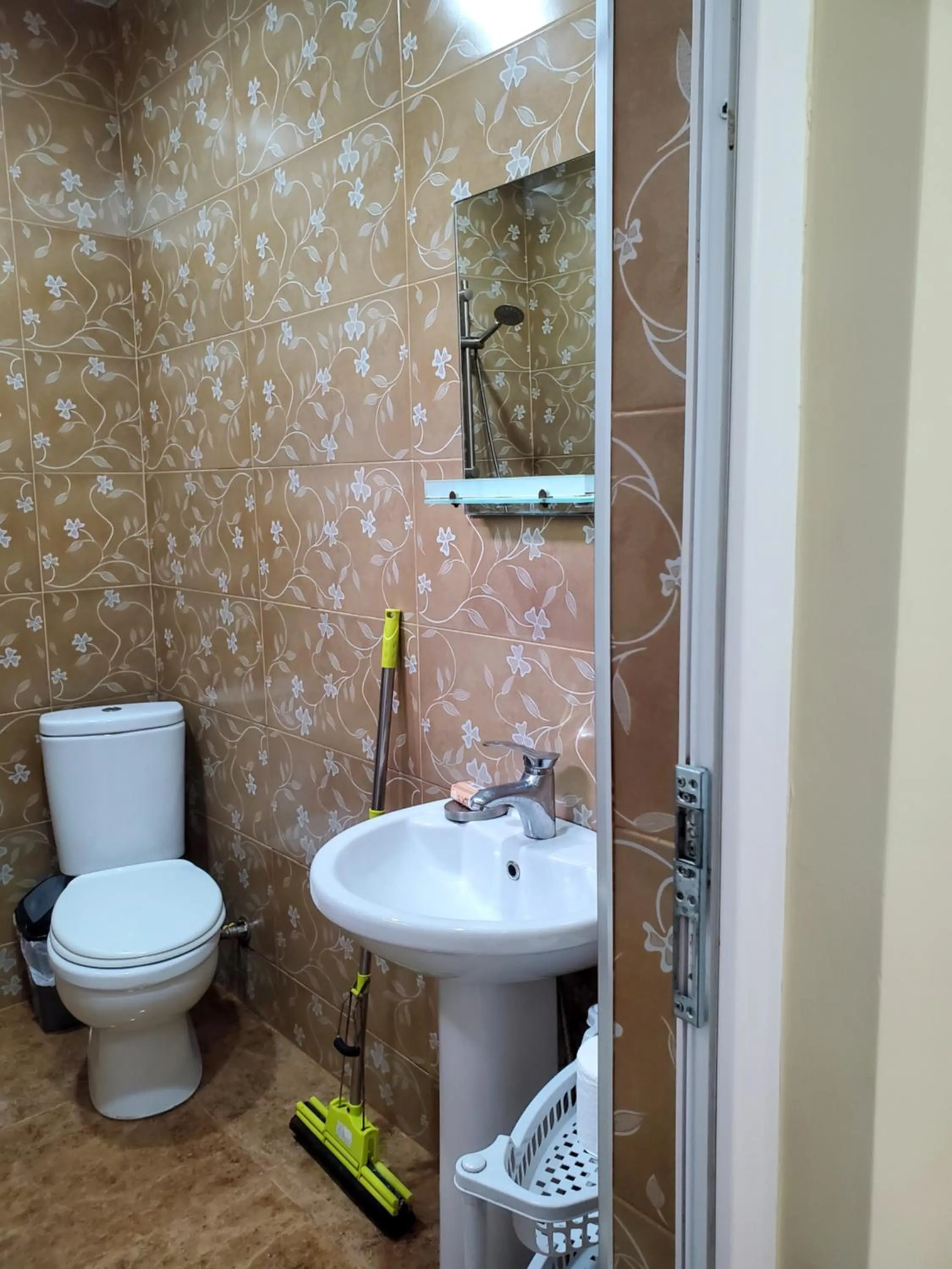 Bathroom in Guest house Agmashenebeli 229