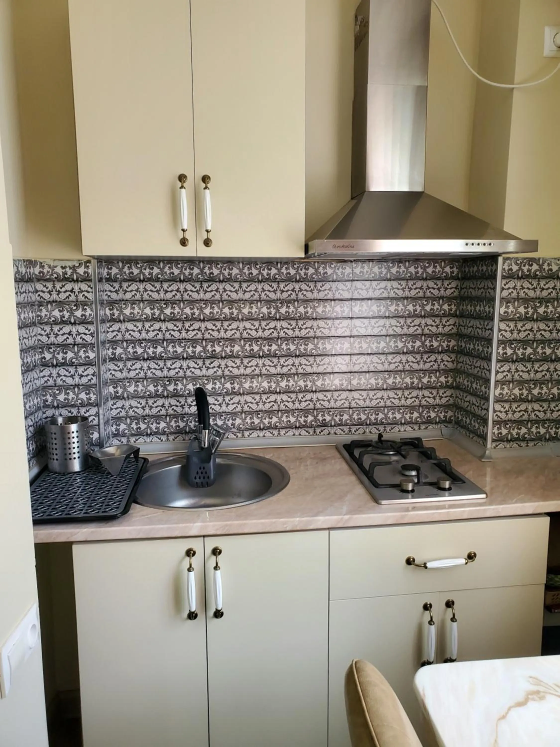 Kitchen or kitchenette in Guest house Agmashenebeli 229