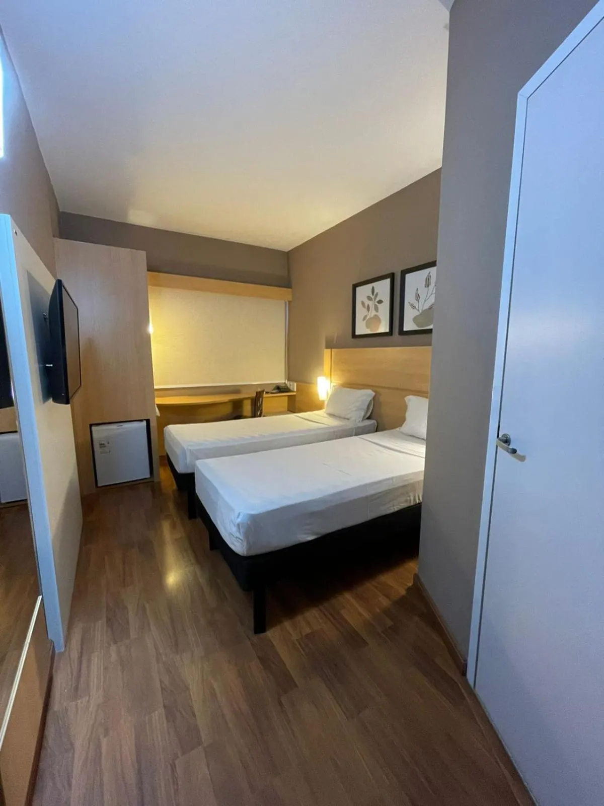 Hotel Oeste Plaza