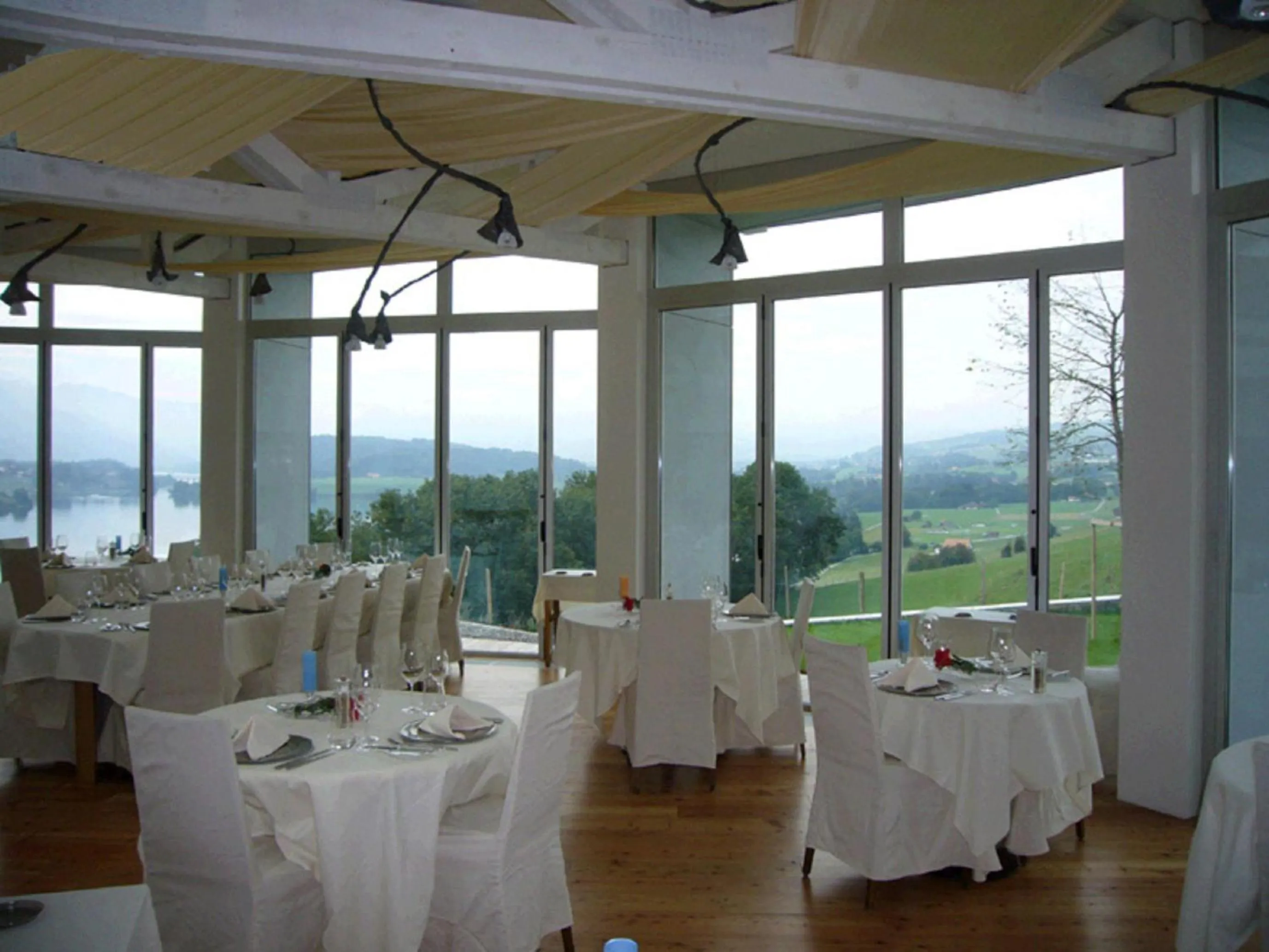 Restaurant/places to eat in Romantik Hotel le Vignier
