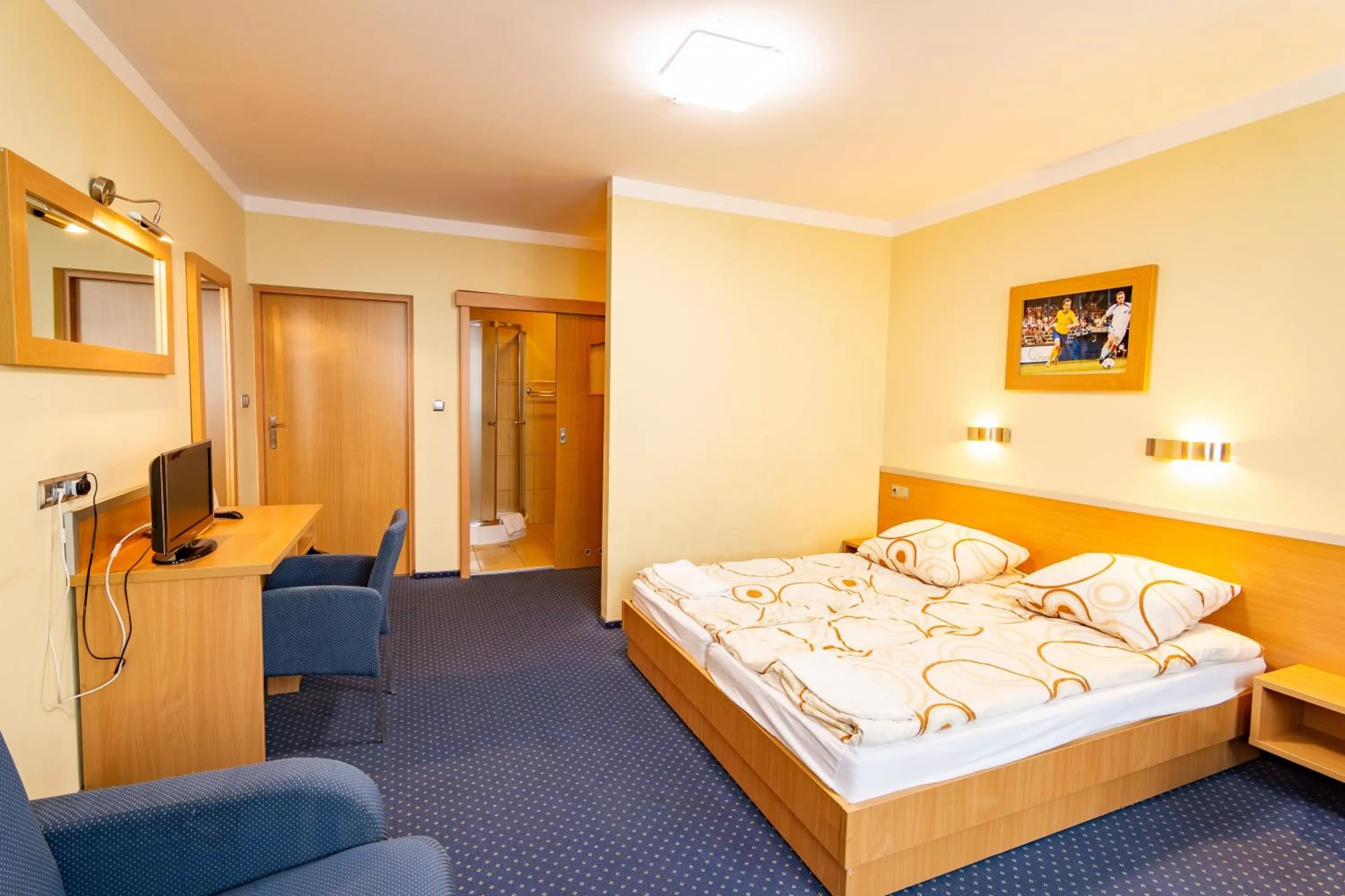 Bathroom, Bed in Dom Sportowca Błonie - MOSiR