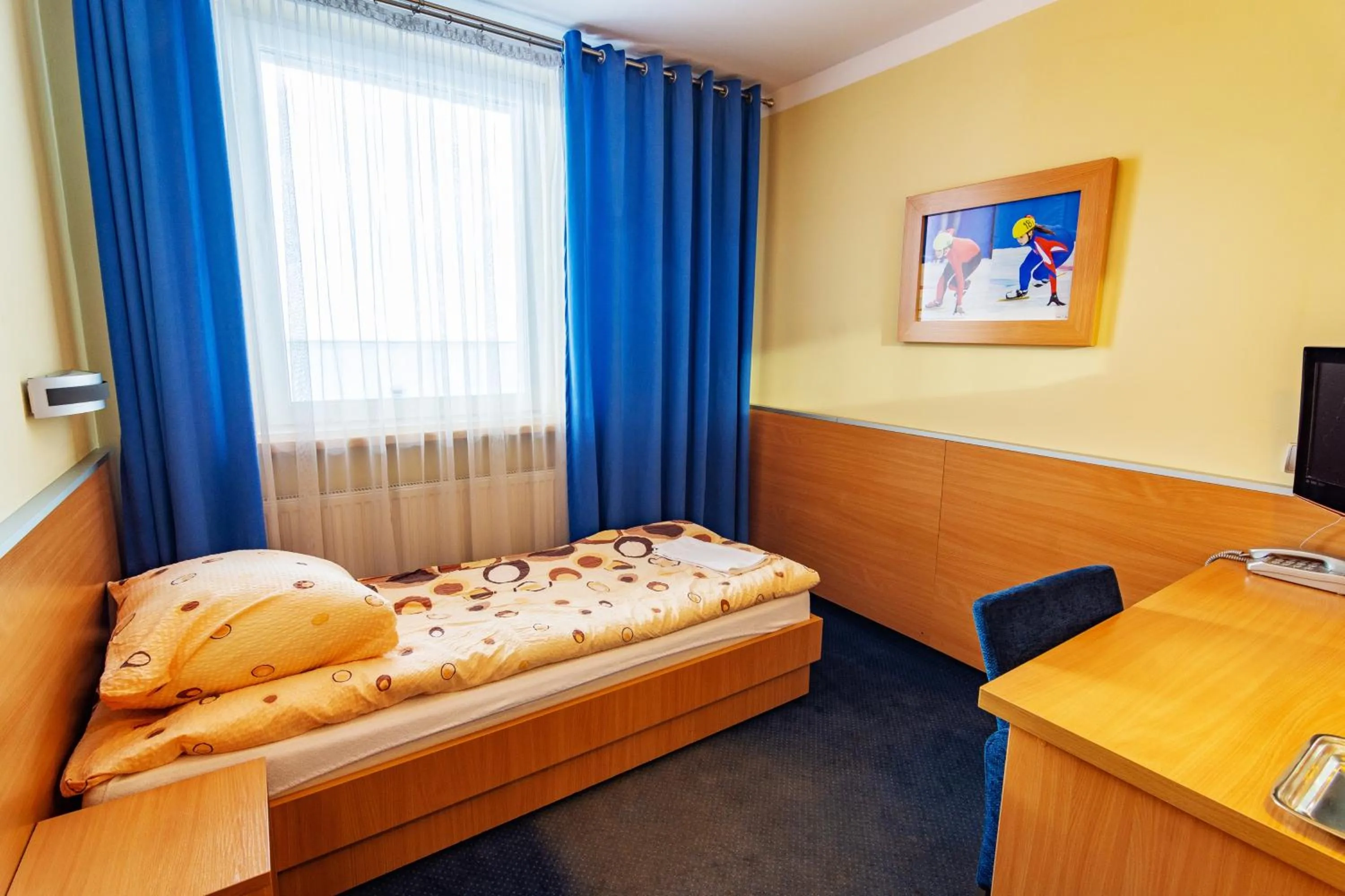 Bed in Dom Sportowca Błonie - MOSiR