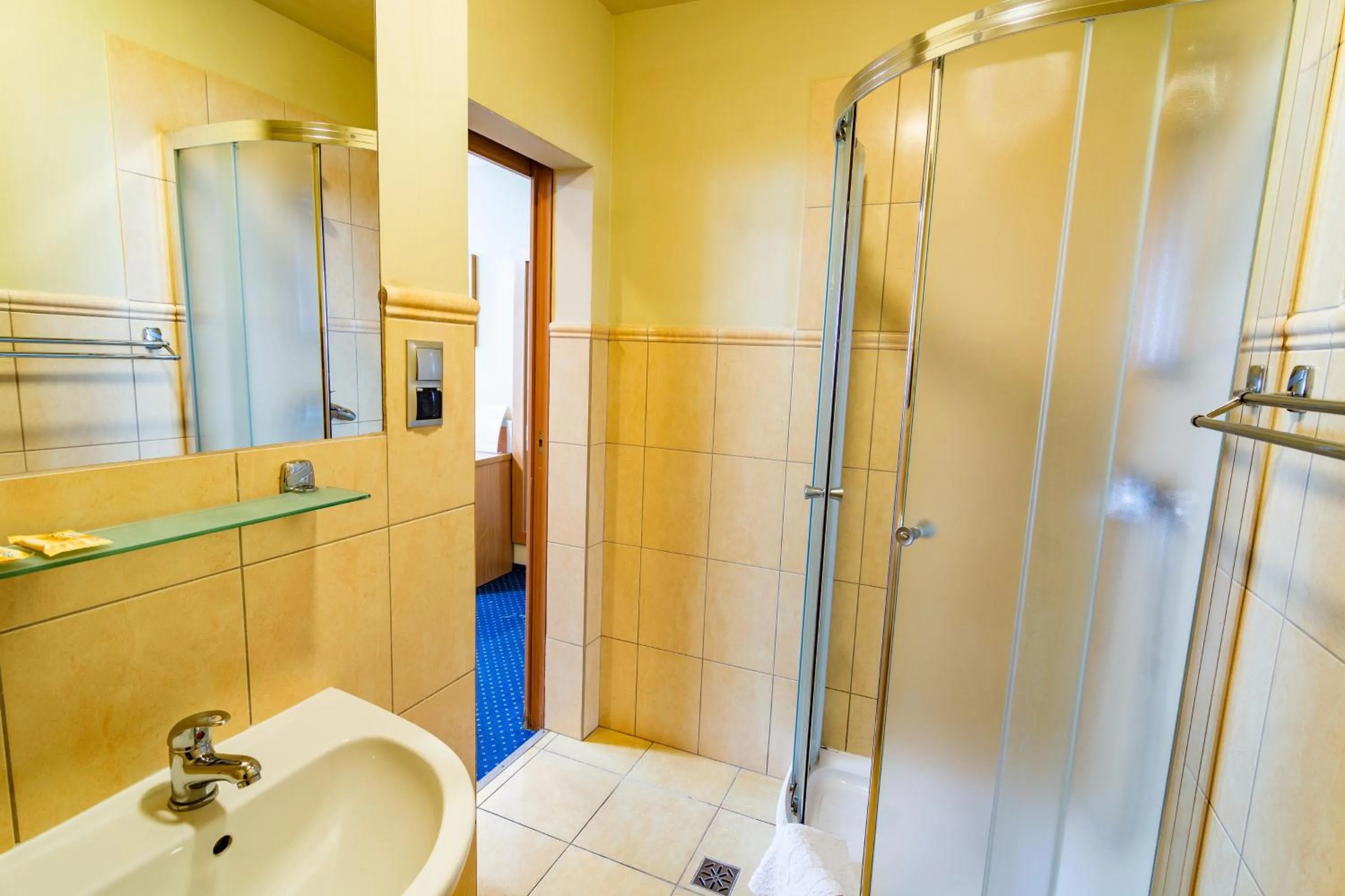 Shower in Dom Sportowca Błonie - MOSiR
