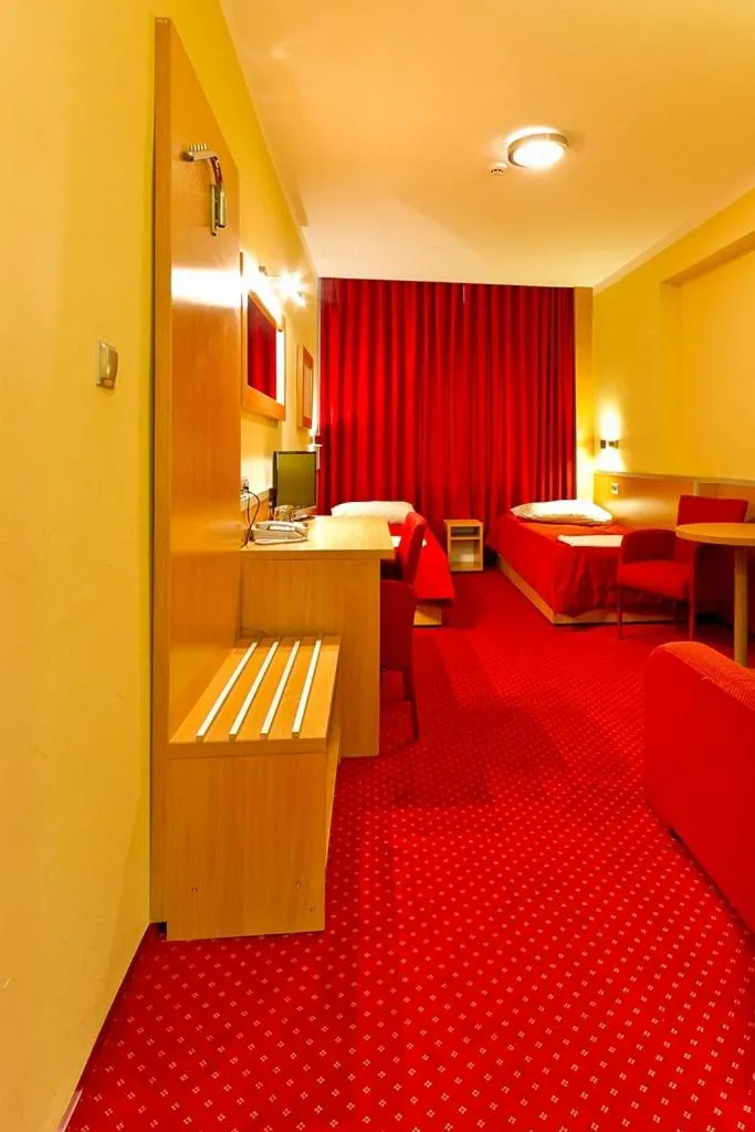 Bed in Dom Sportowca Błonie - MOSiR