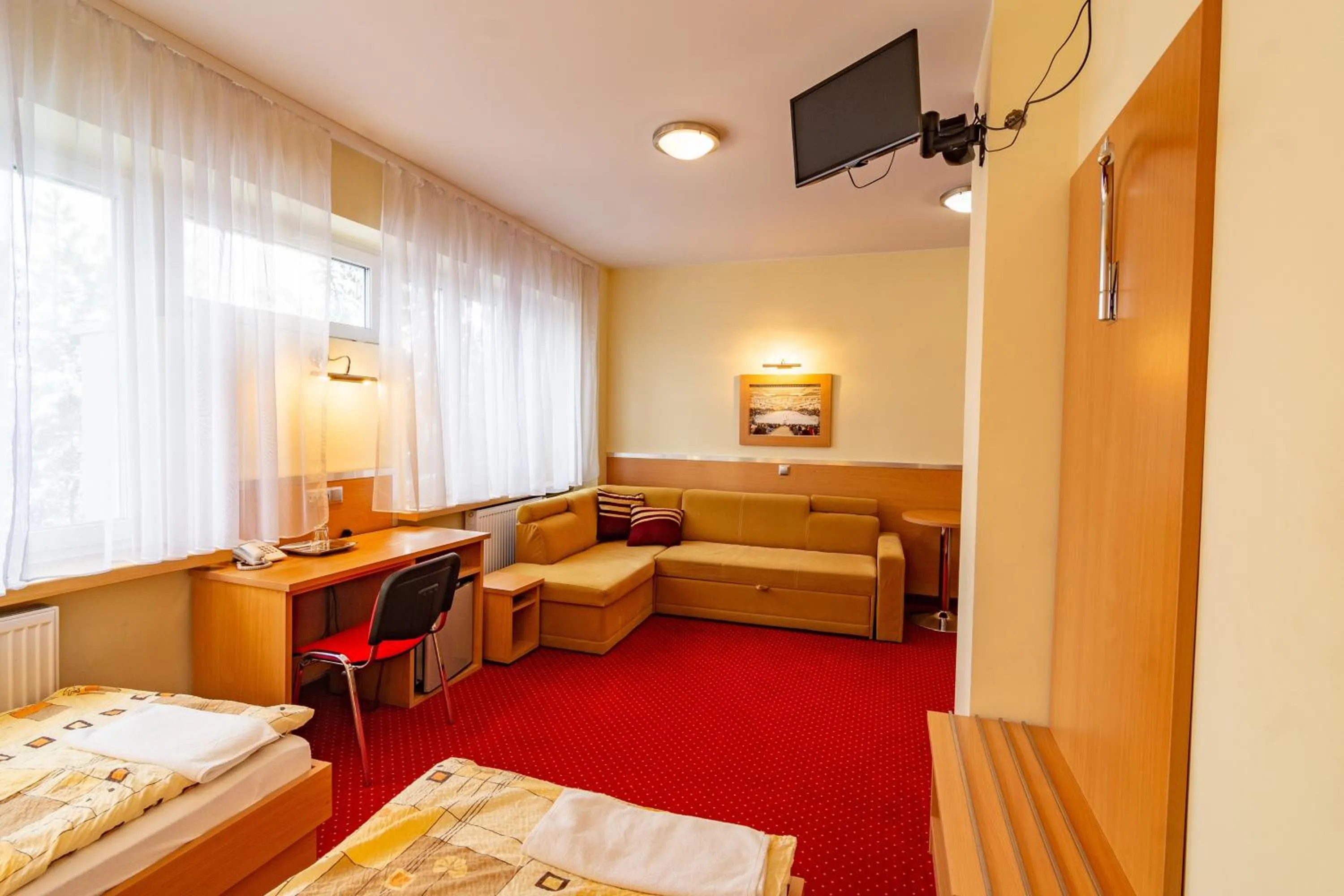 TV and multimedia, Bed in Dom Sportowca Błonie - MOSiR