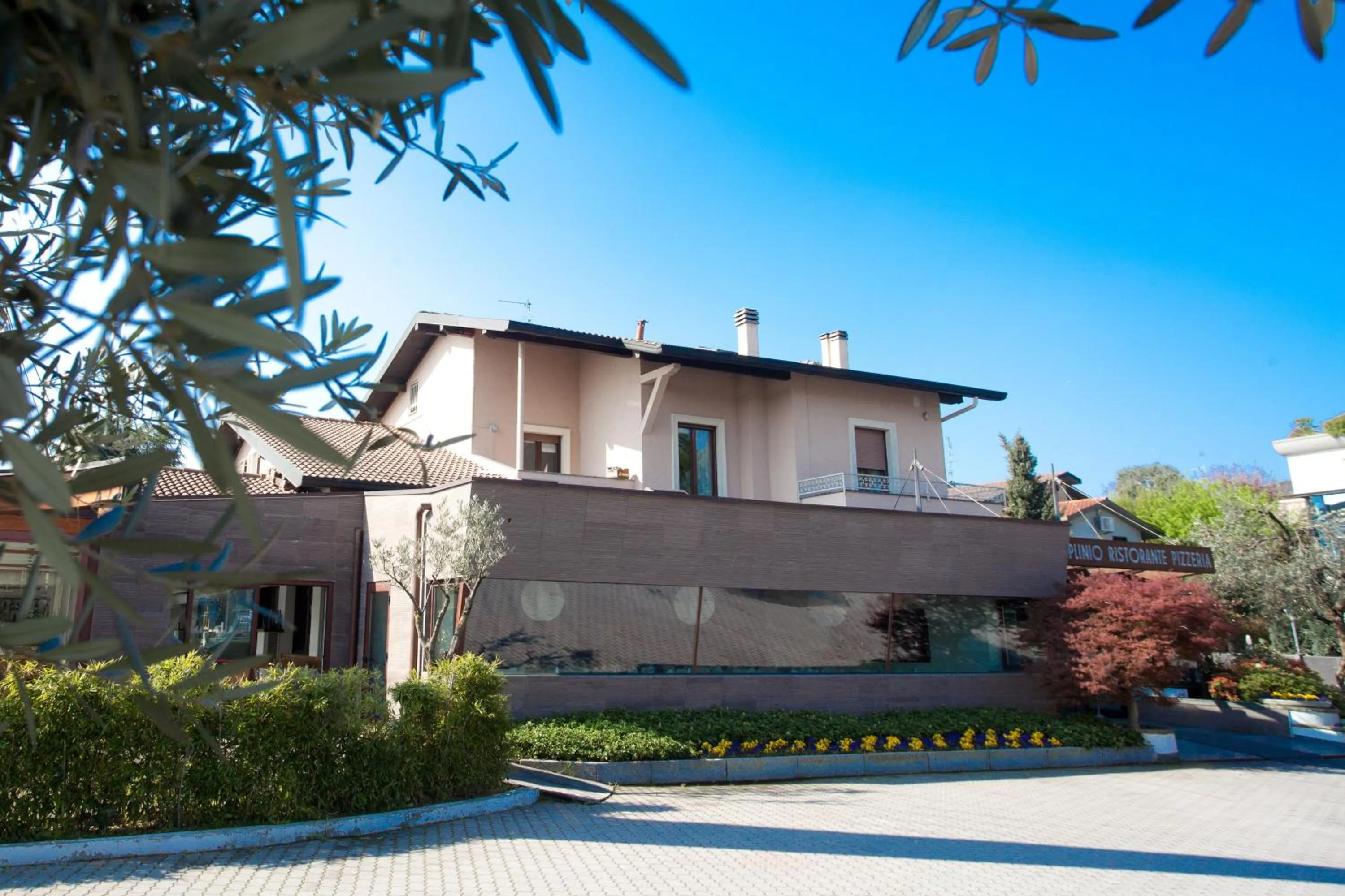 Restaurant/places to eat in Arosio Hotel