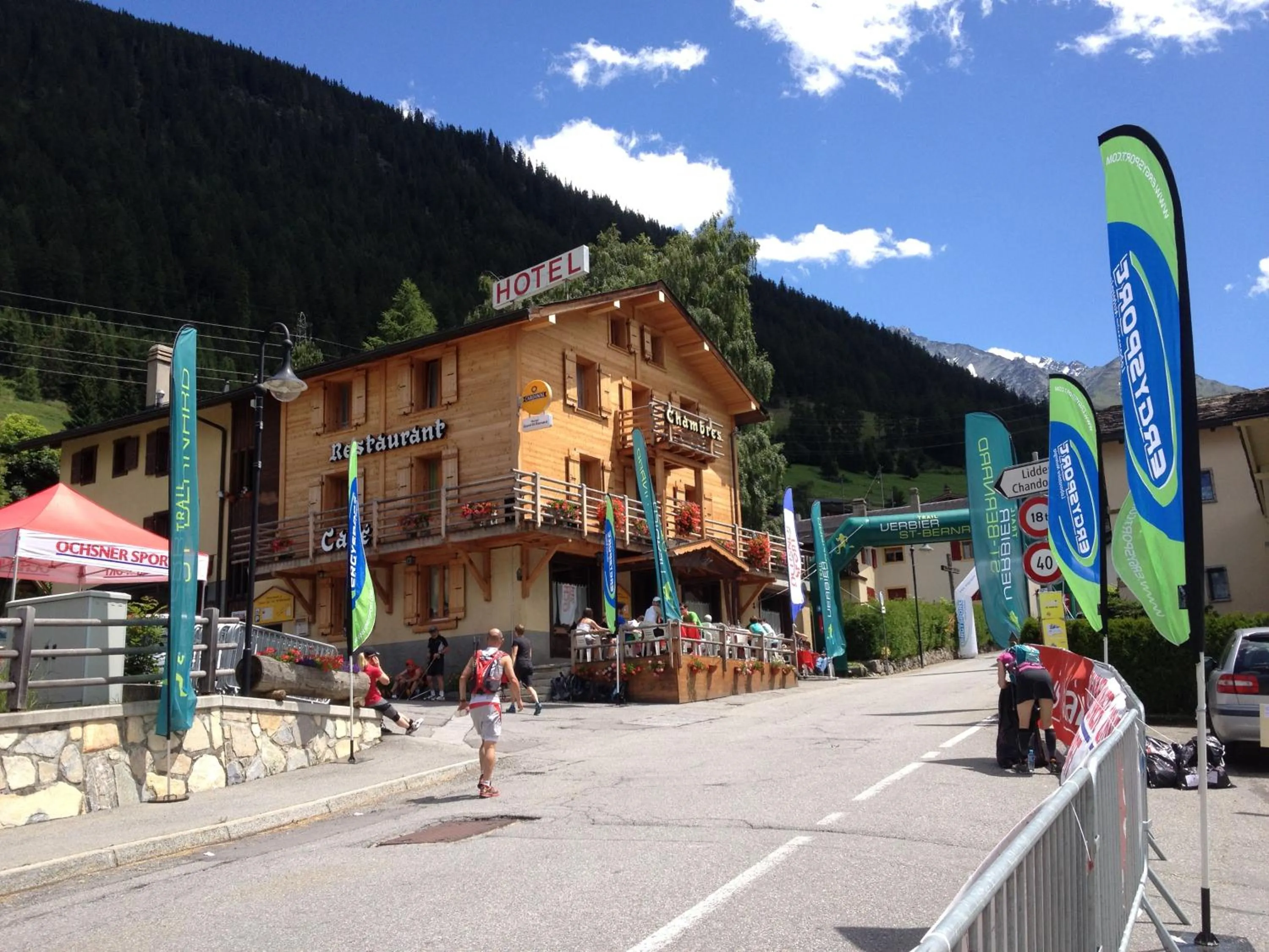 Property building in Hôtel du Gd-St-Bernard