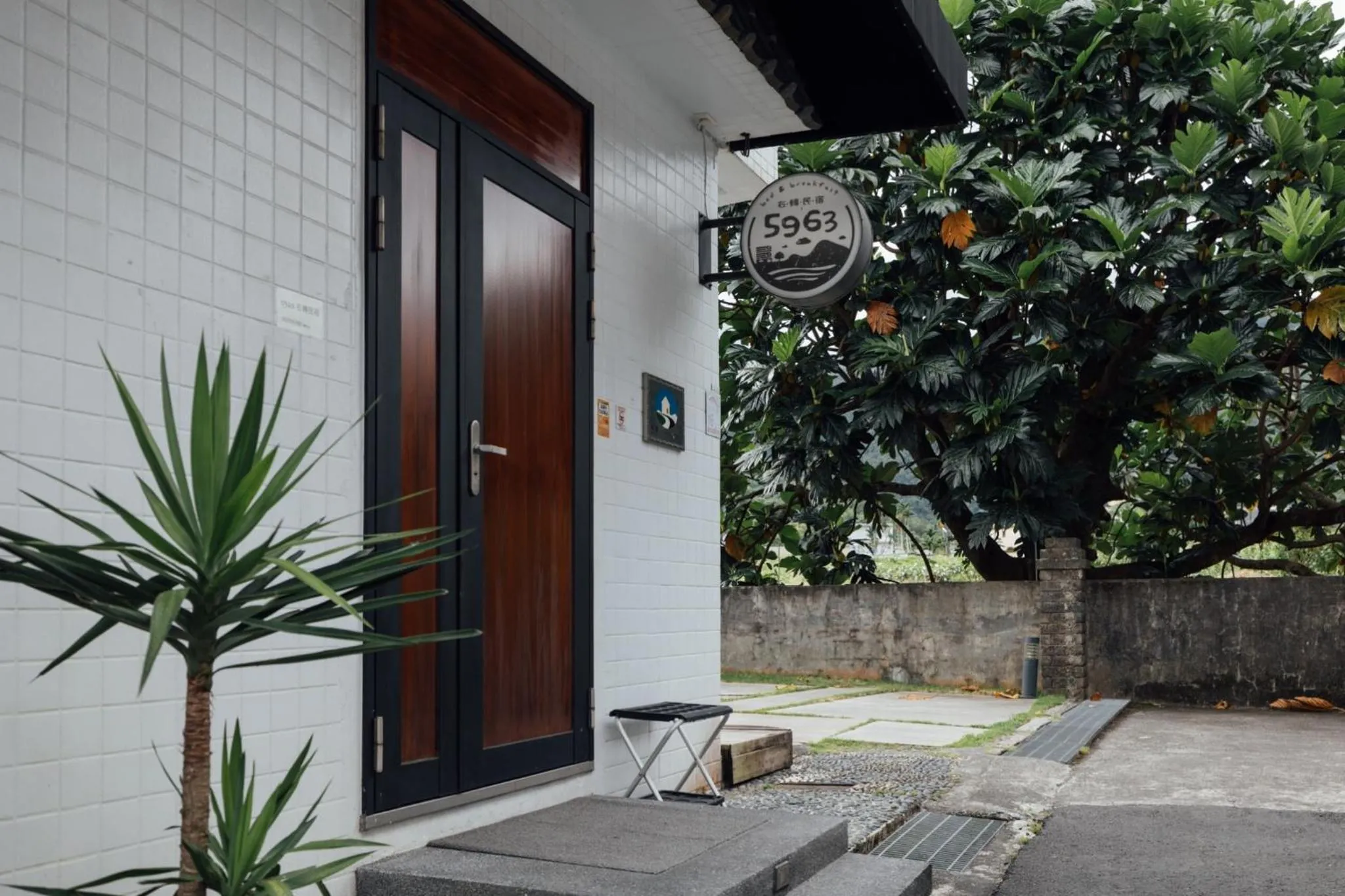5963 Turn Right B&B