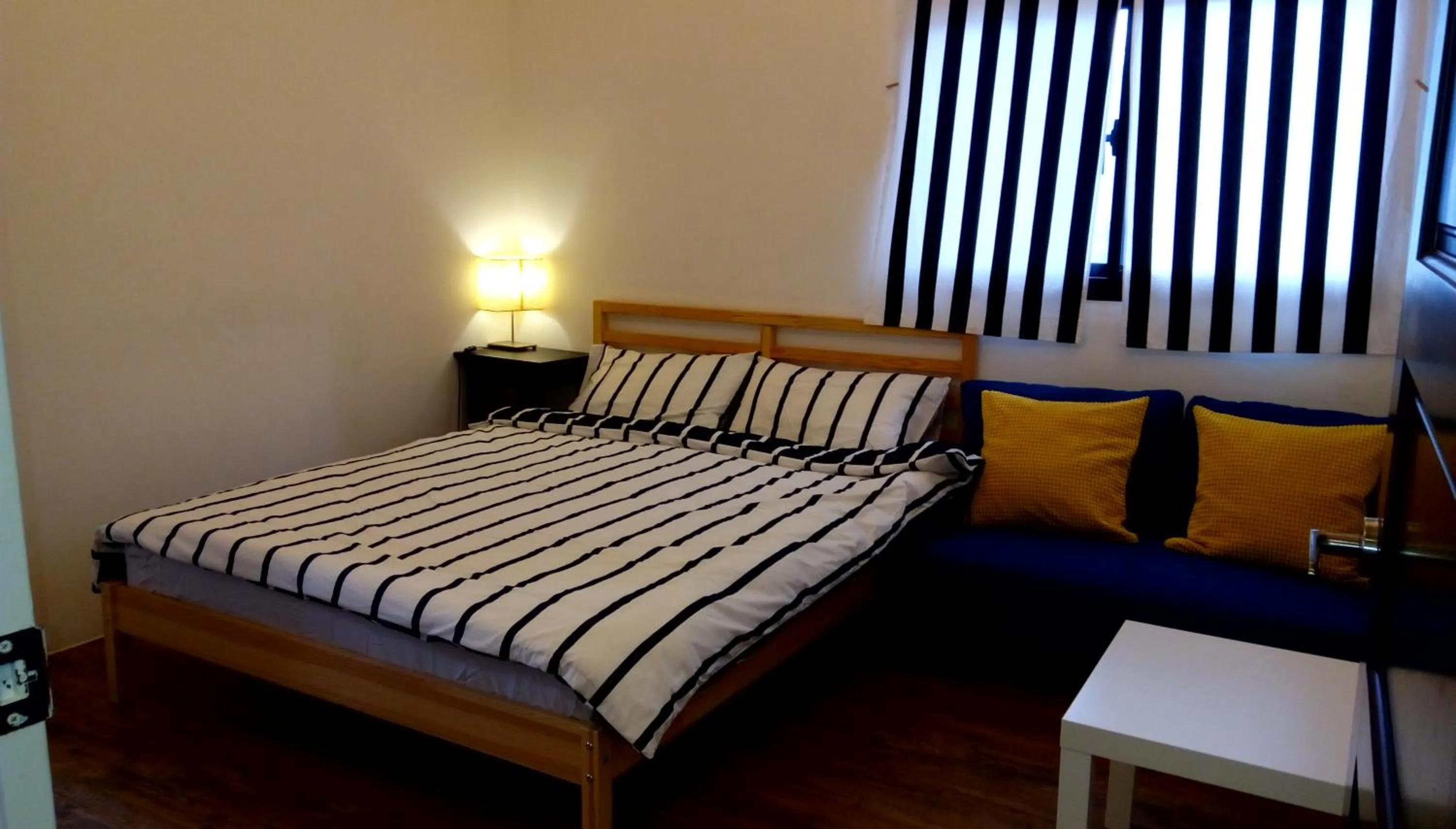 Bed in 5963 Turn Right B&B