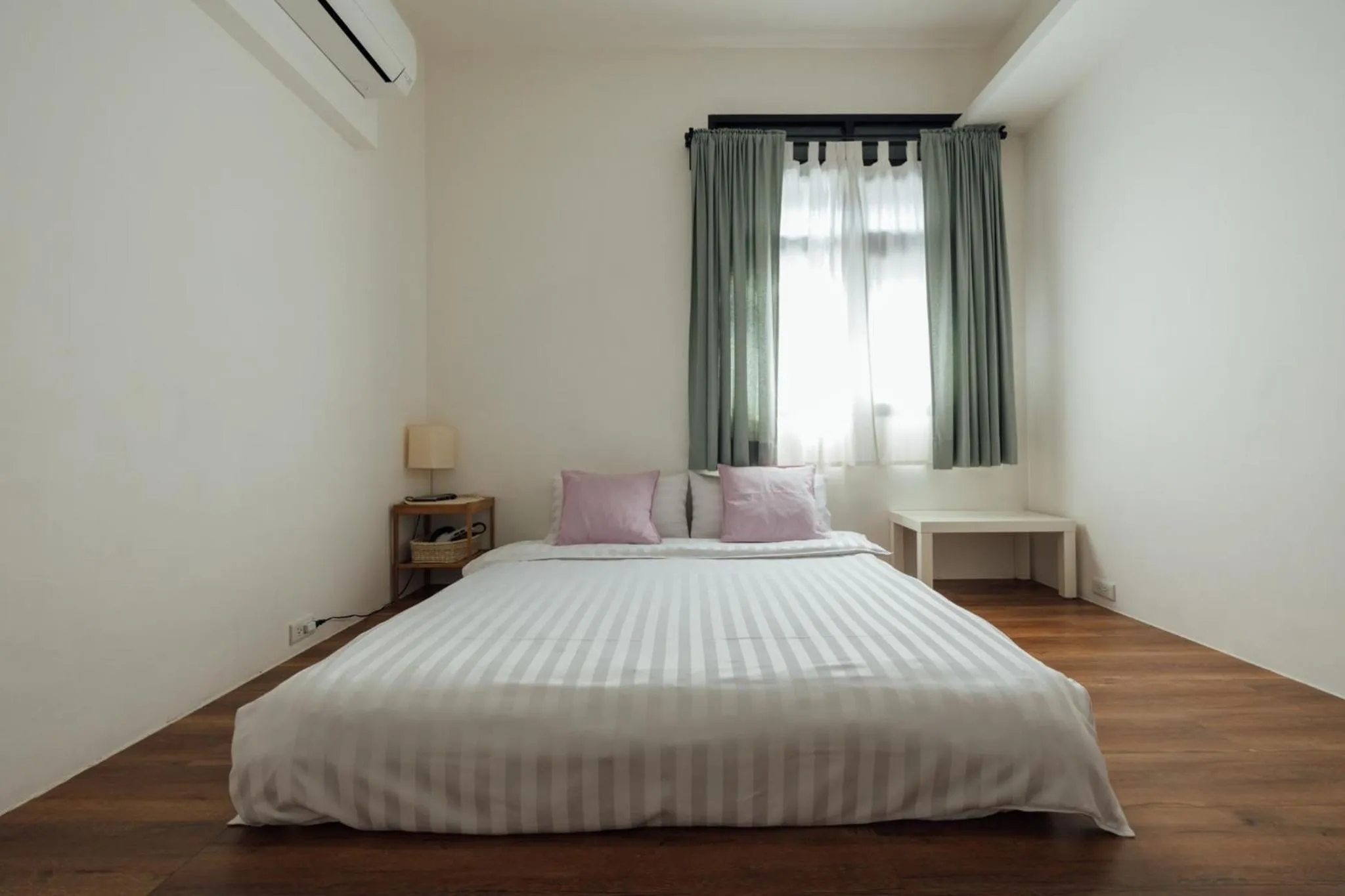 Bed in 5963 Turn Right B&B
