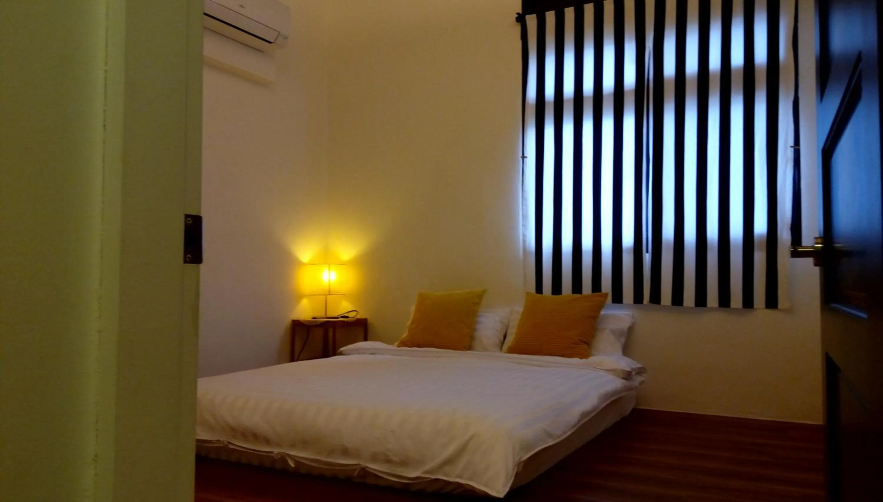 Bed in 5963 Turn Right B&B