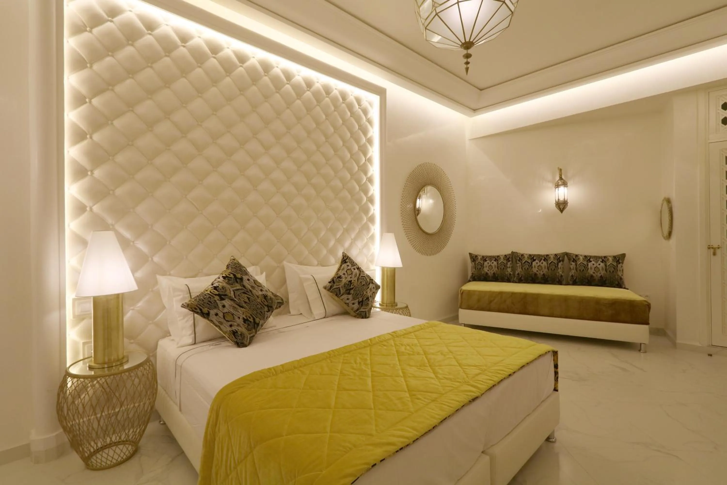 Photo of the whole room, Bed in Riad Andallaspa