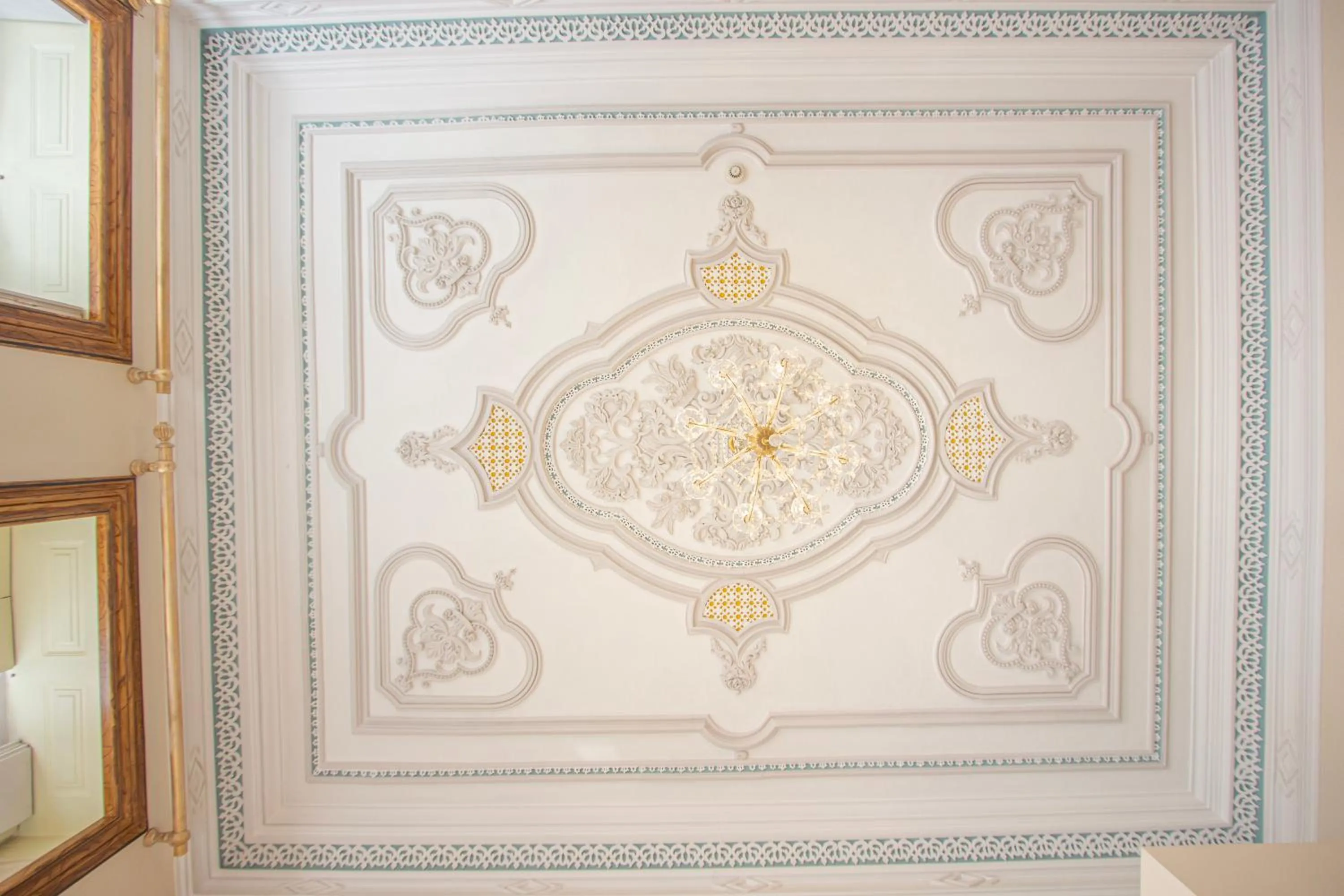 Decorative detail in Dom José Alojamentos by Guestify