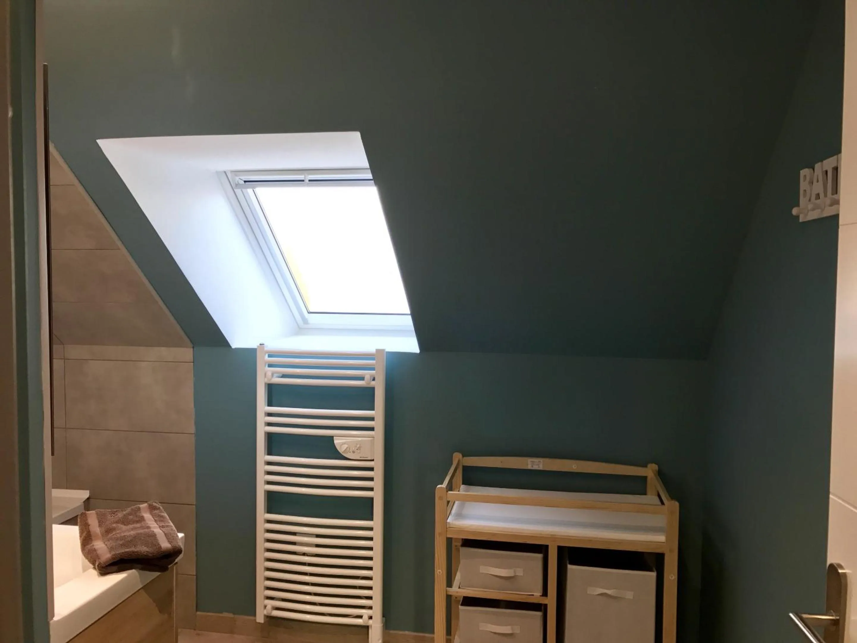 Bathroom, Bed in Villa Cheveux d'Anges à Merlimont