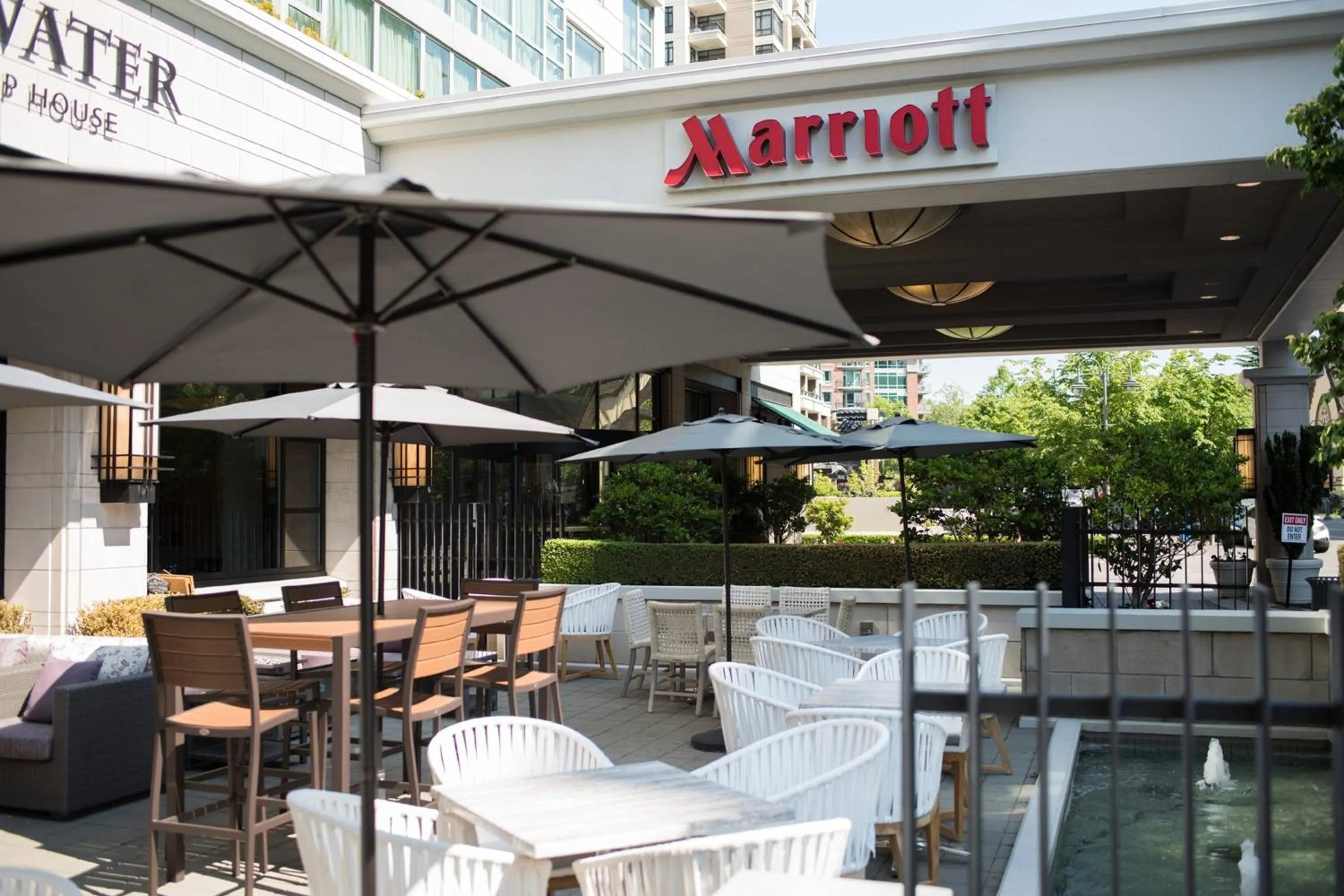 Restaurant/places to eat in Victoria Marriott Inner Harbour