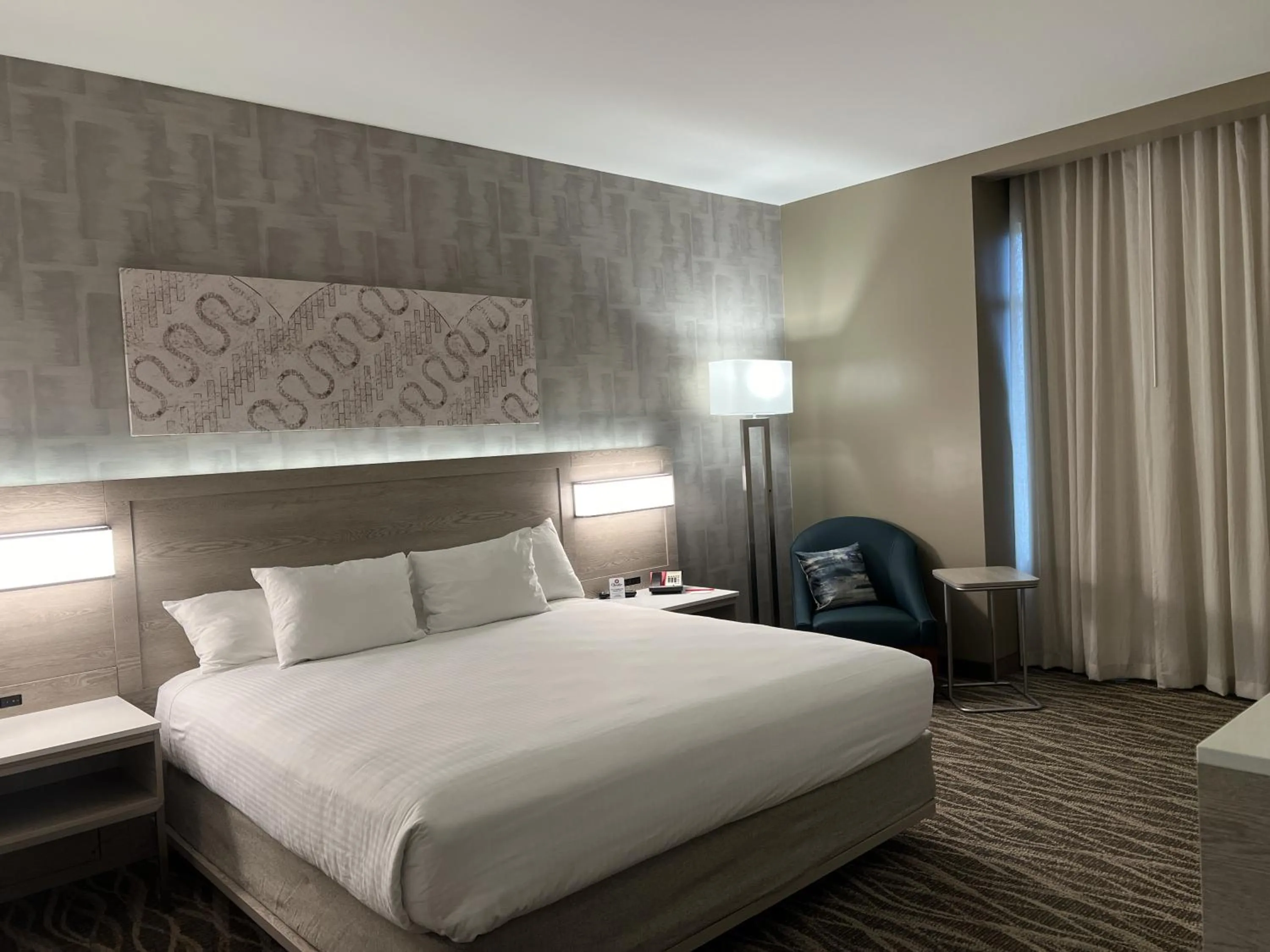 Standard King Room - single occupancy in Cherokee Casino West Siloam Springs Resort