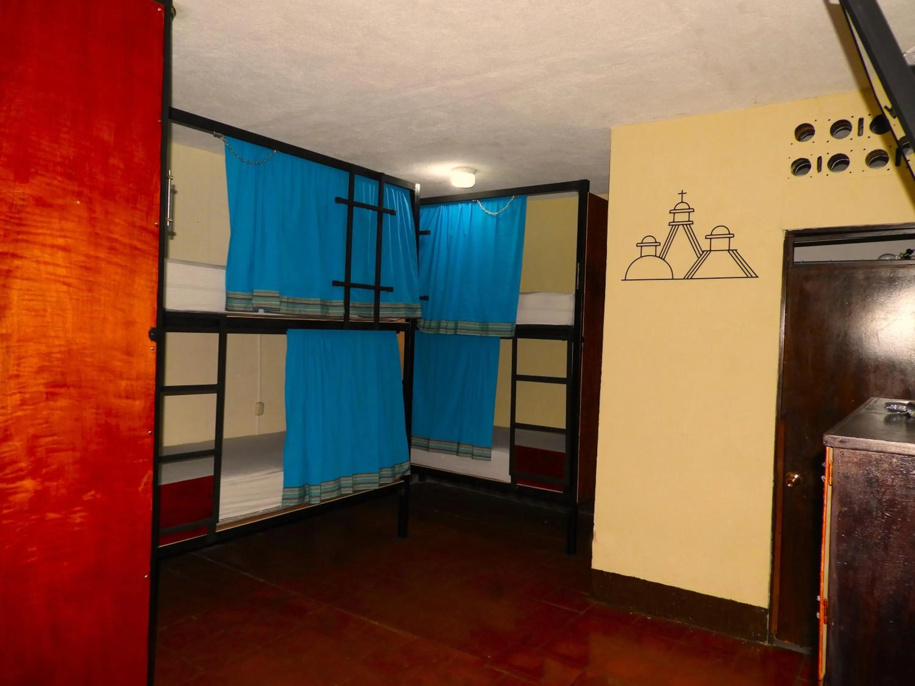 Bed in 6-Bed Mixed Dormitory Room in Posada Doña Luisa