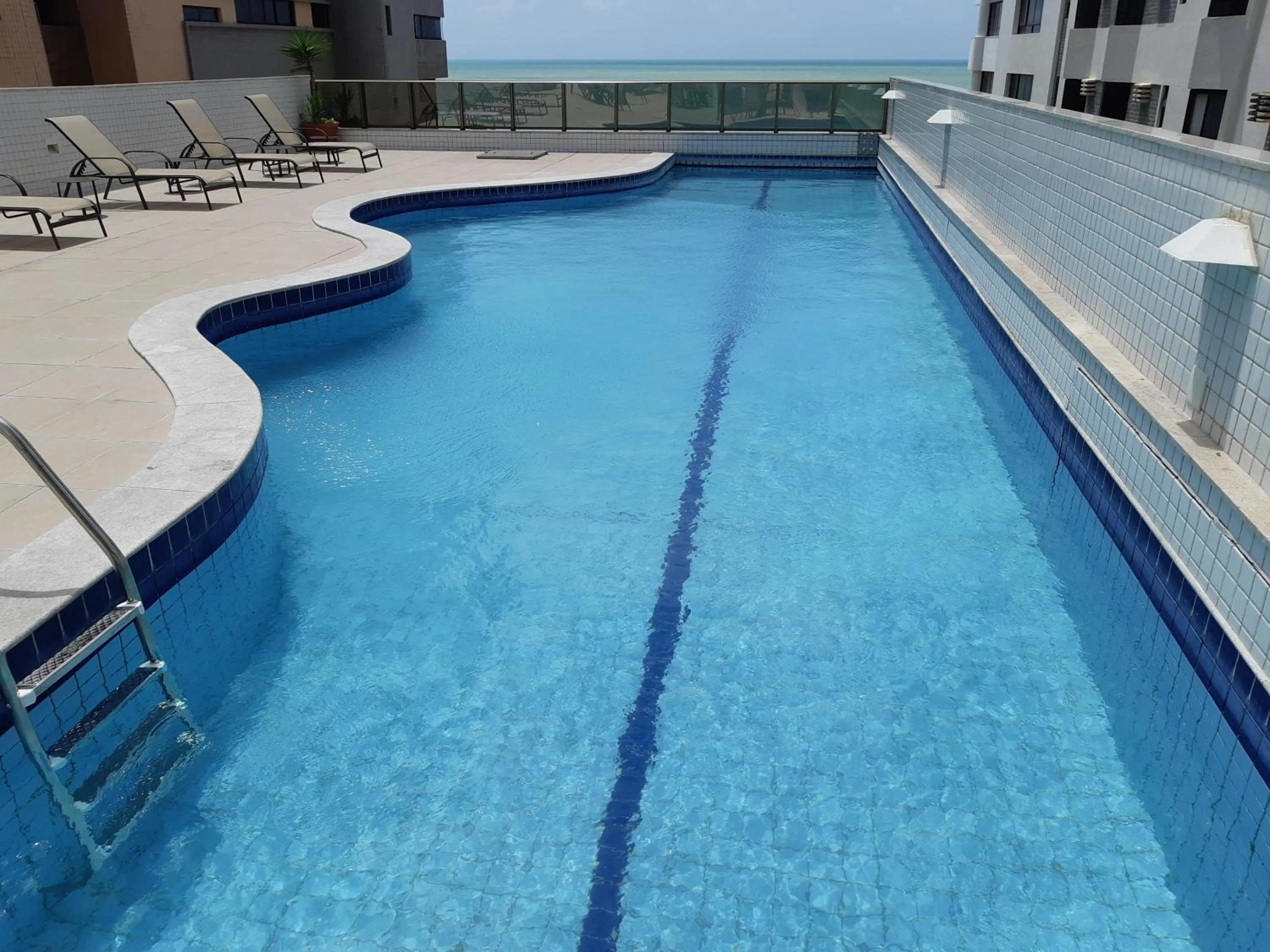 Flat Beach Class Executive